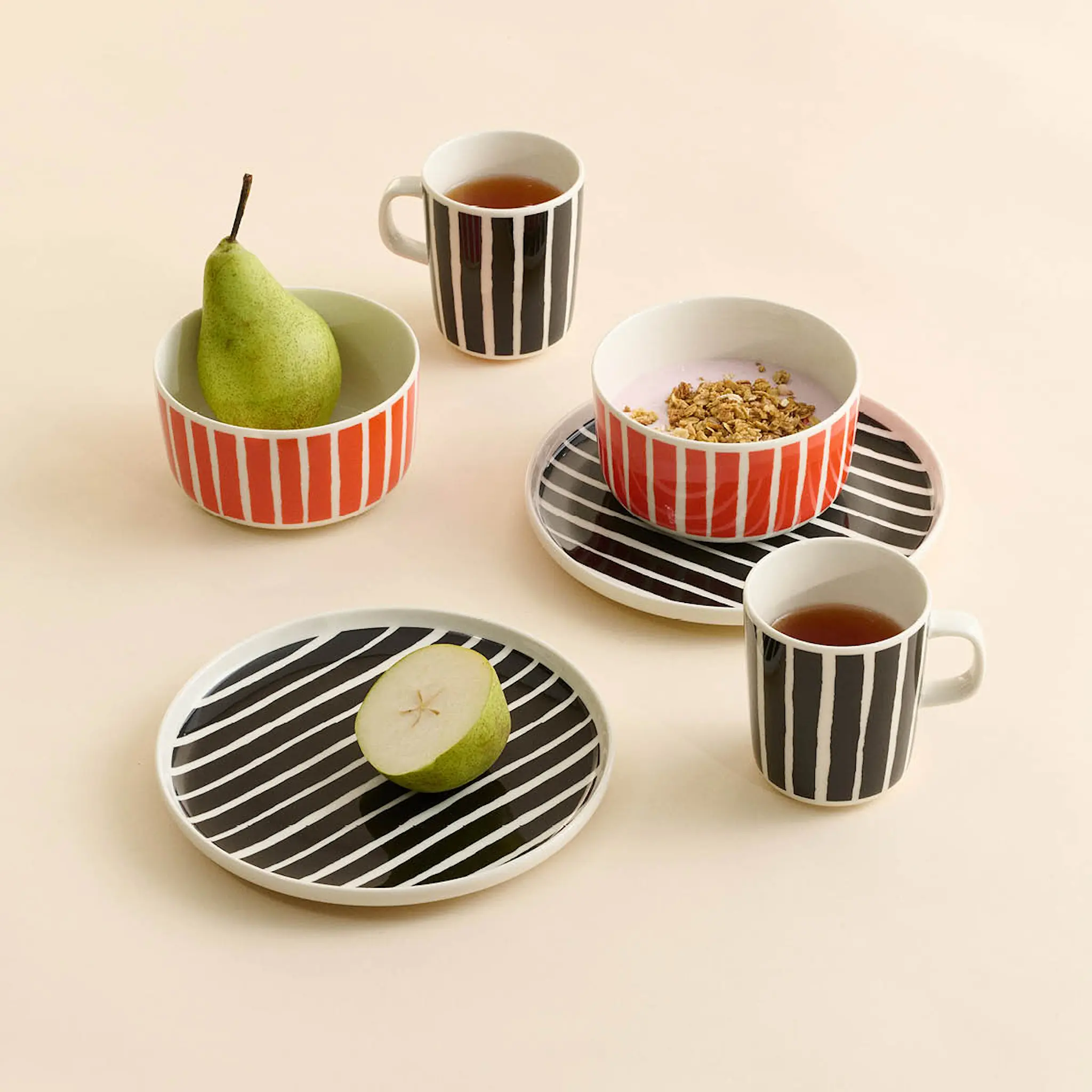 Marimekko Oiva Piccolo tallrik 20 cm vit/svart