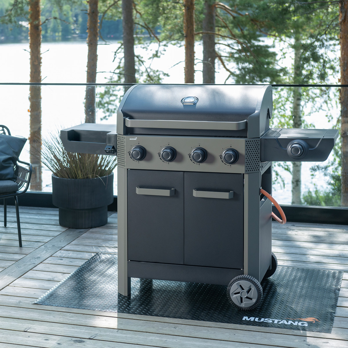 Mustang Augusta gasolgrill 4+1