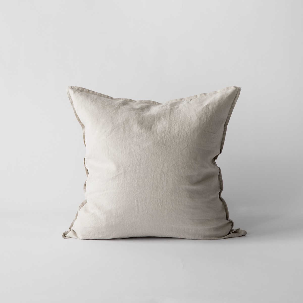 Tell Me More Kuddfodral linne 50x50 cm warm grey