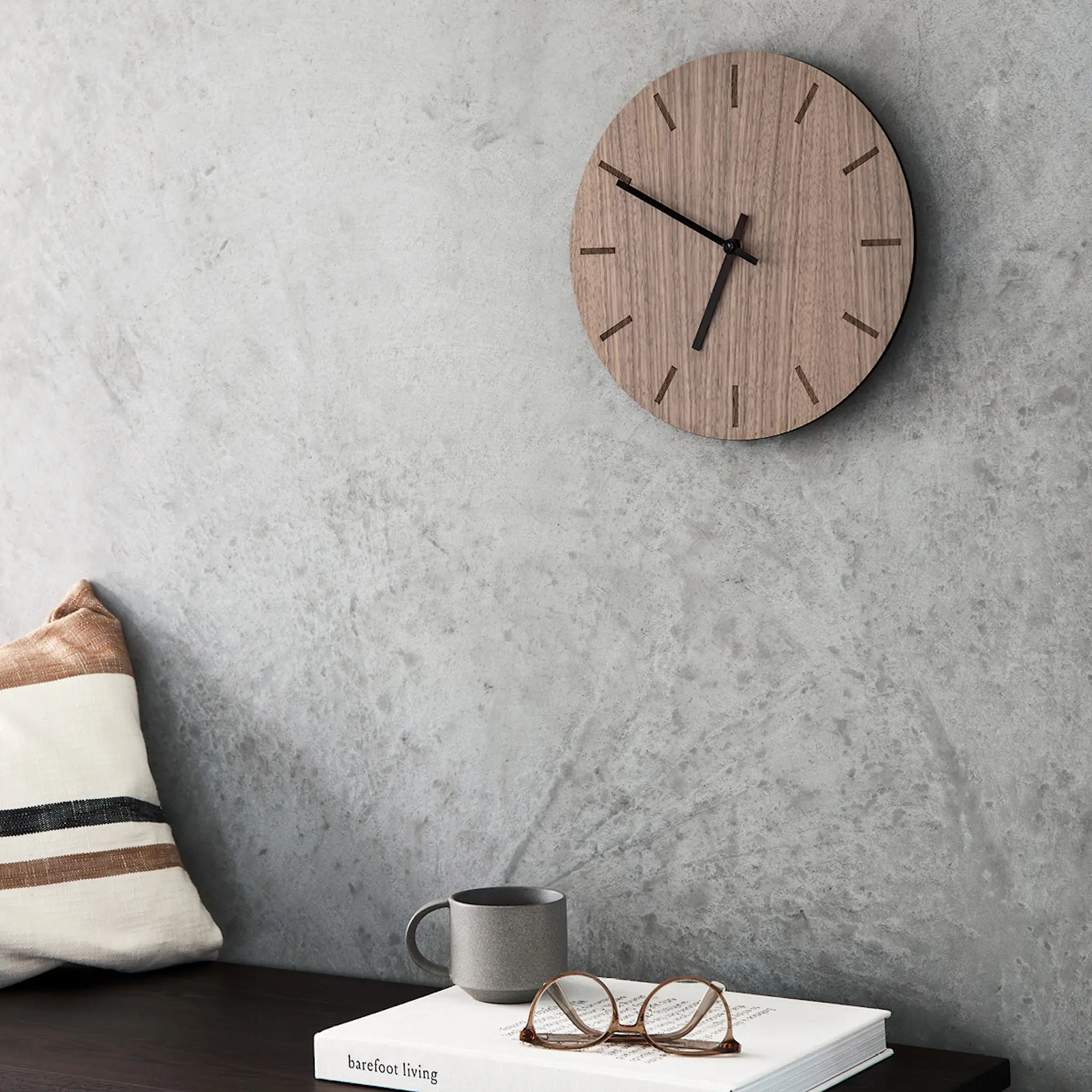 Hemverk Walnut väggklocka 28 cm valnöt med svart visare
