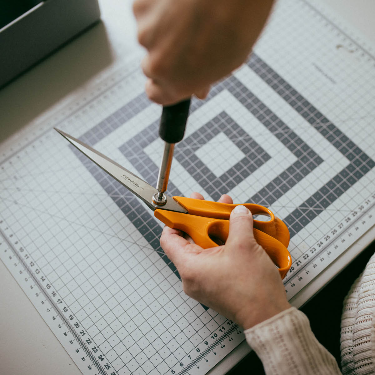 Fiskars Classic skräddarsax 27 cm orange