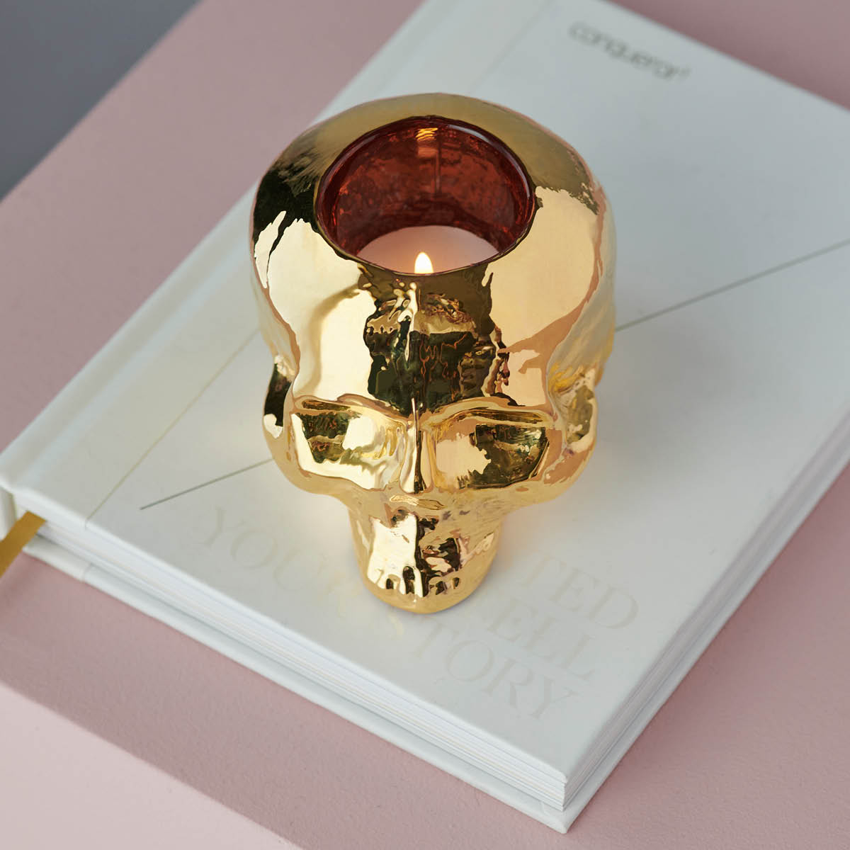 Kosta Boda Still Life Skull Kynttilälyhty 8,5 cm Kulta