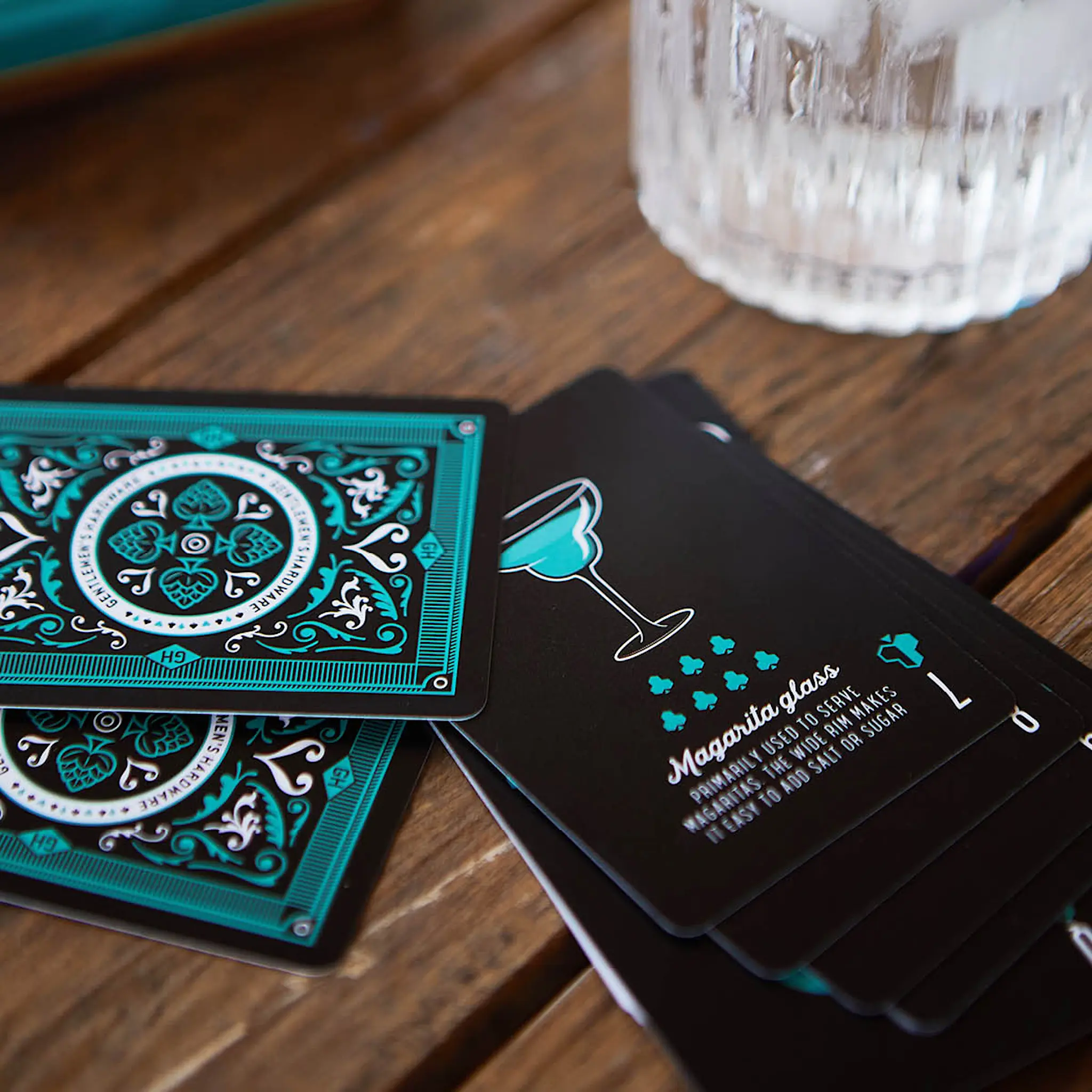 Gentlemen's Hardware Kortstokk vannfast med etui Cocktail