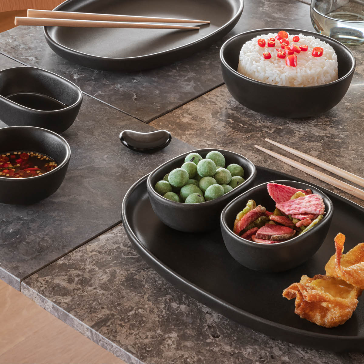 Eva Solo Nordic Kitchen ovalt serveringsfat 36 cm svart