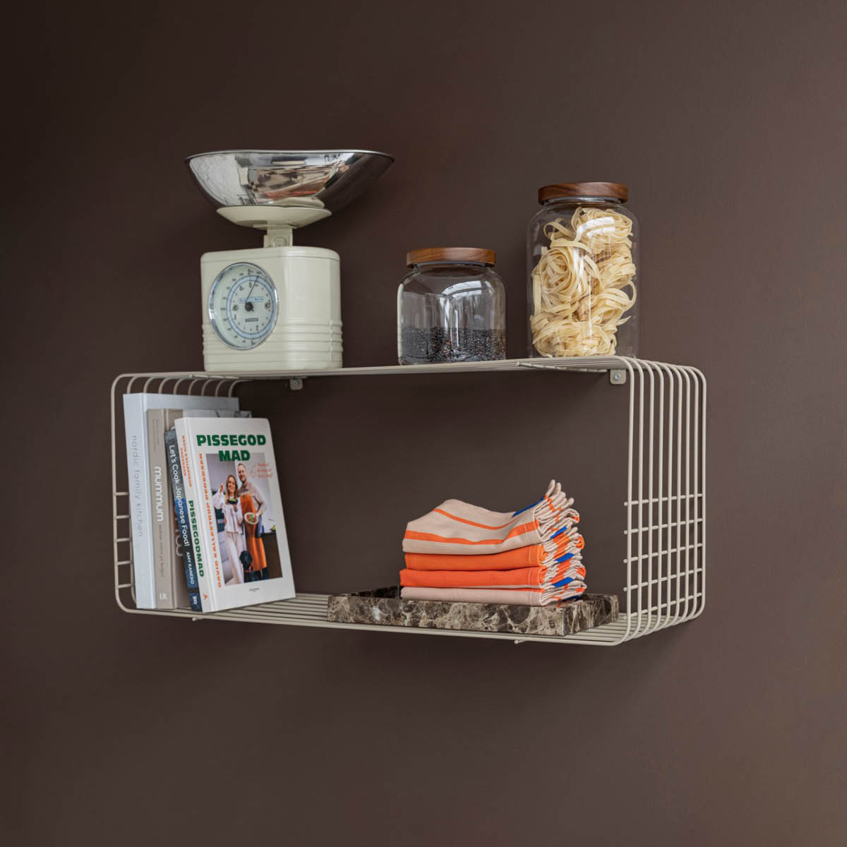 Mette Ditmer Wire Metallihylly 70,5x26x31 cm Hiekka