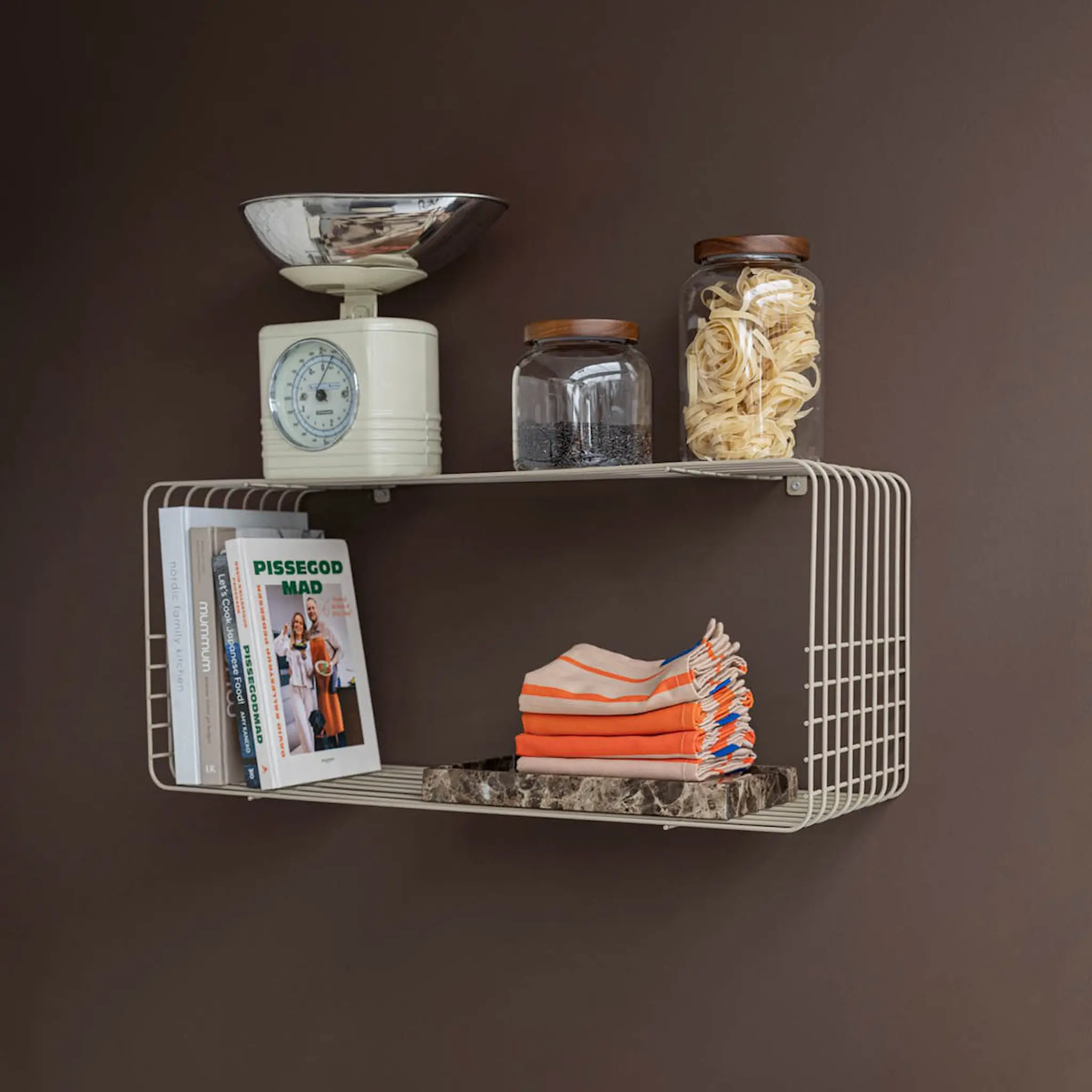 Mette Ditmer Wire Metallihylly 70,5x26x31 cm Hiekka