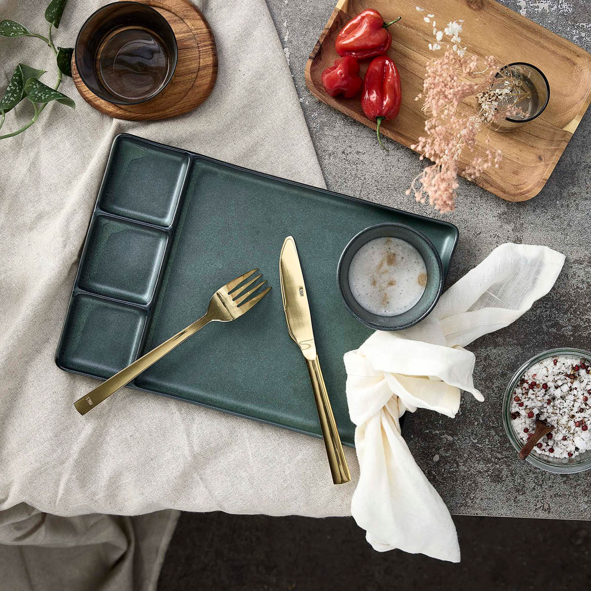 Aida RAW tapasfat /sushitallrik 31,5x21,5 cm northern green