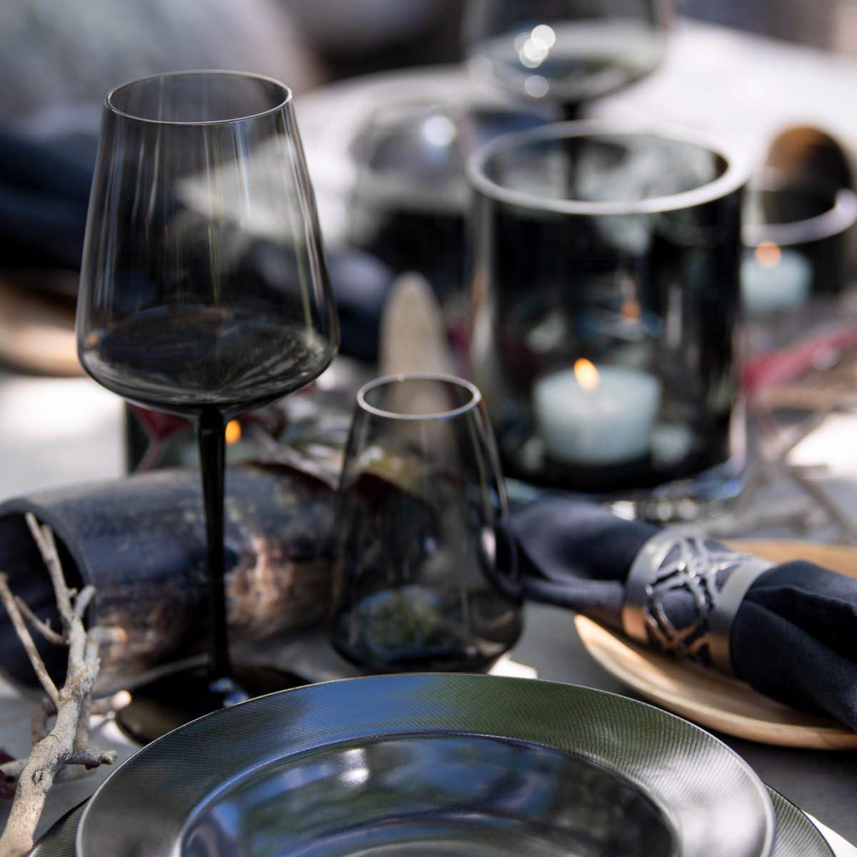 Magnor Noir Vesilasi 35 cl Musta