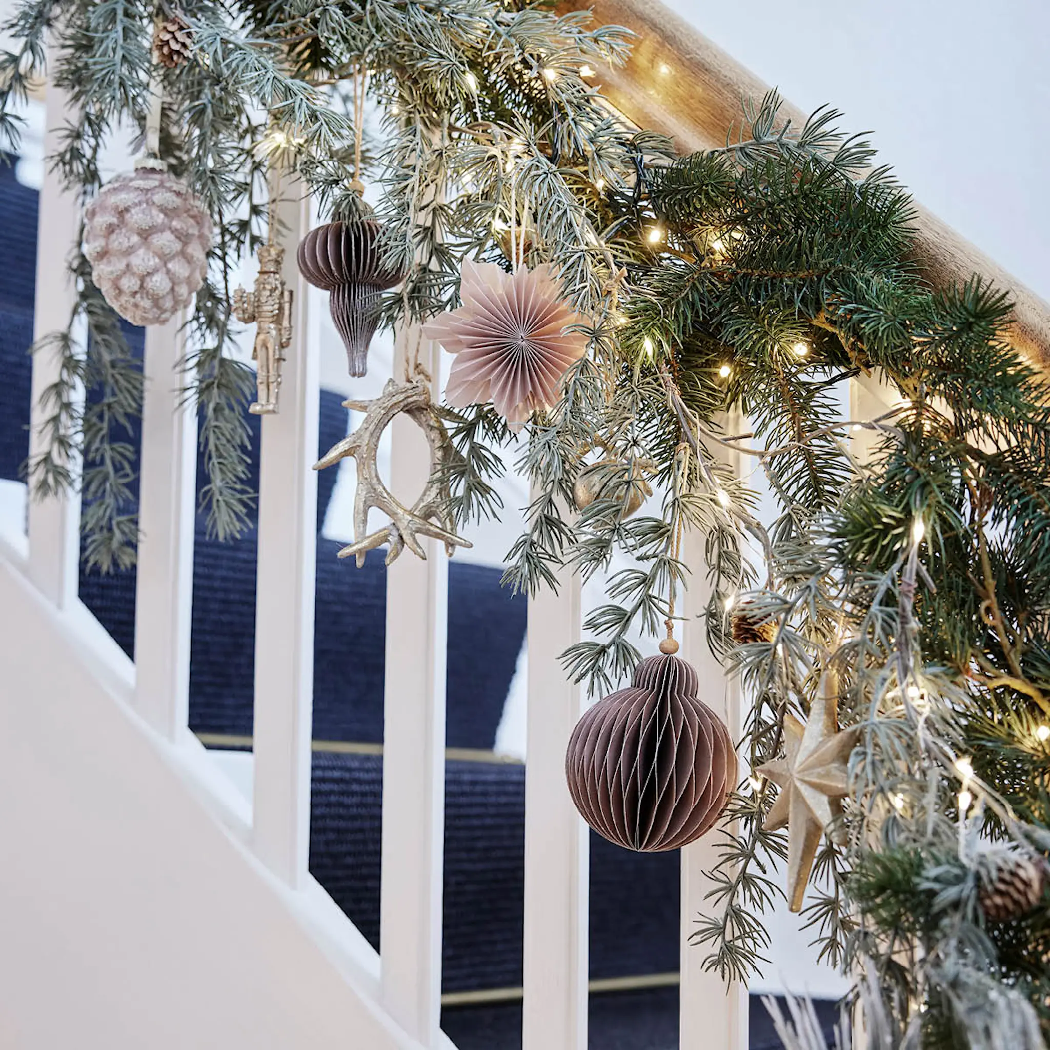 Lene Bjerre Nuttia nötknäppare julgransdekoration 10 cm guld