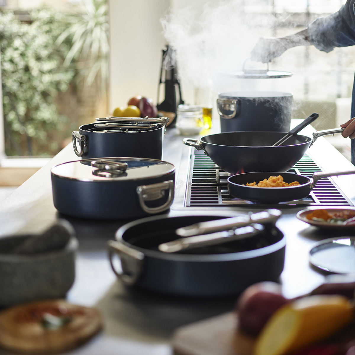 Joseph Joseph Space gryta med lock 5,5 L 25 cm midnight blue