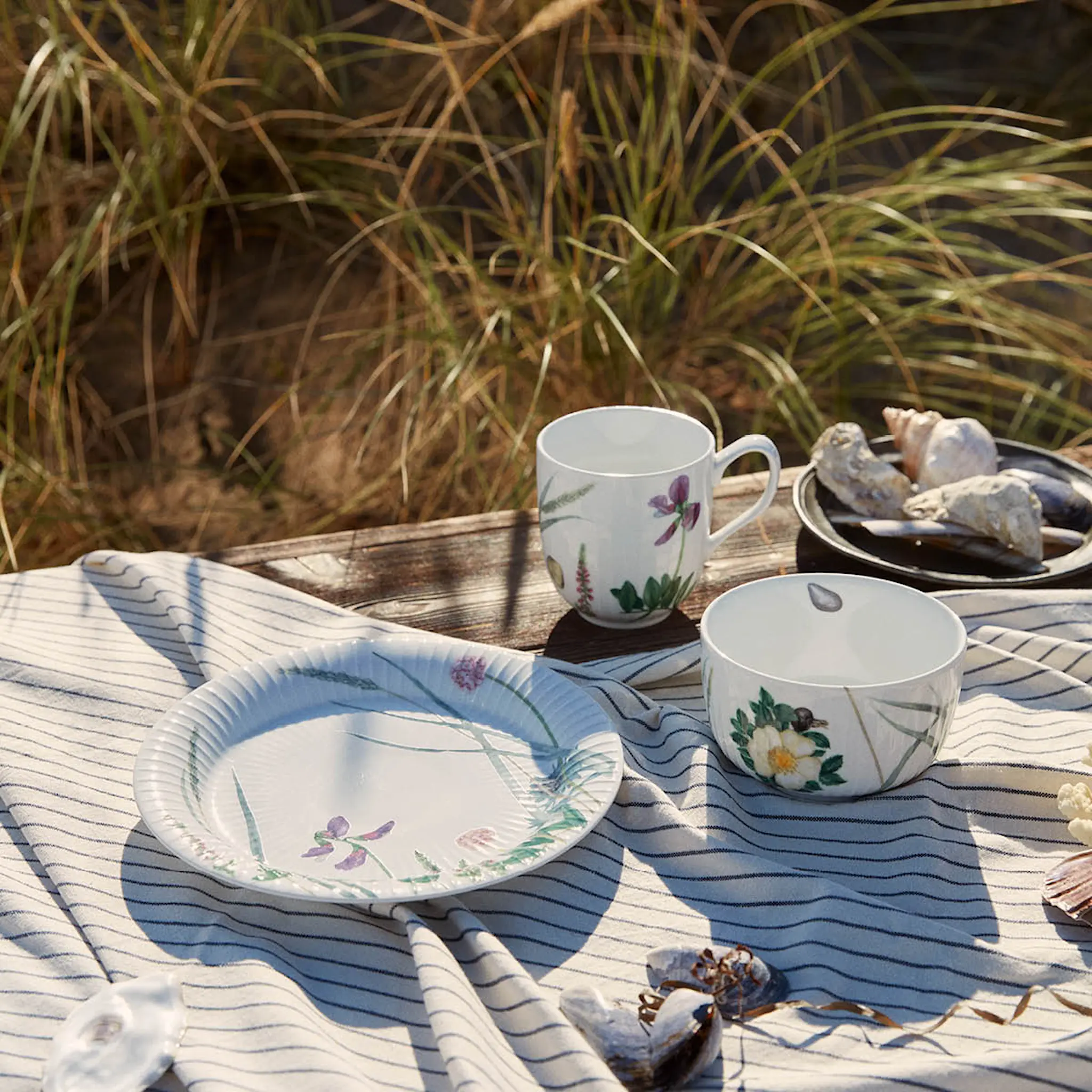 Kähler Hammershøi Summer mugg 33 cl coastal flower