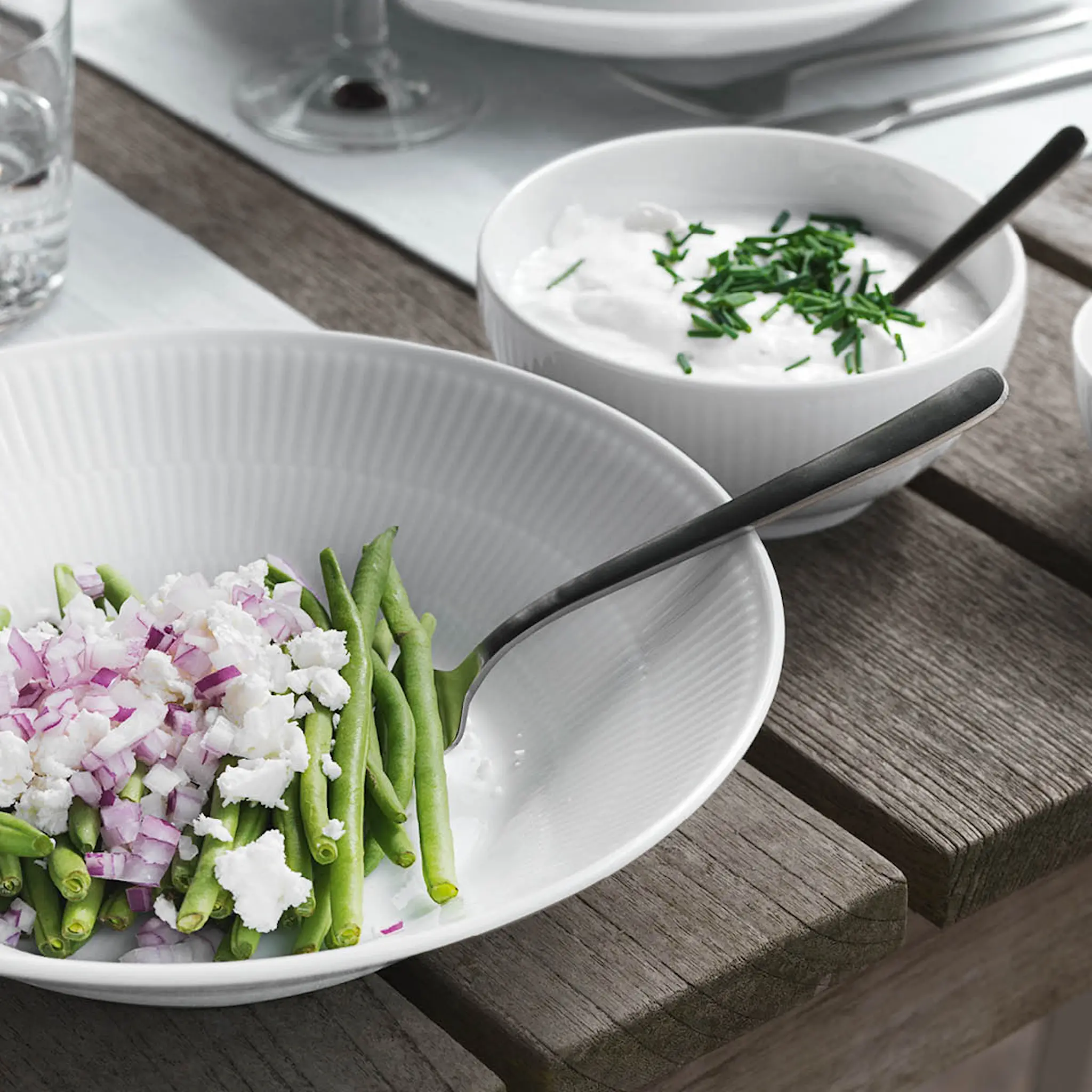 Royal Copenhagen White Fluted Syvä lautanen 24 cm