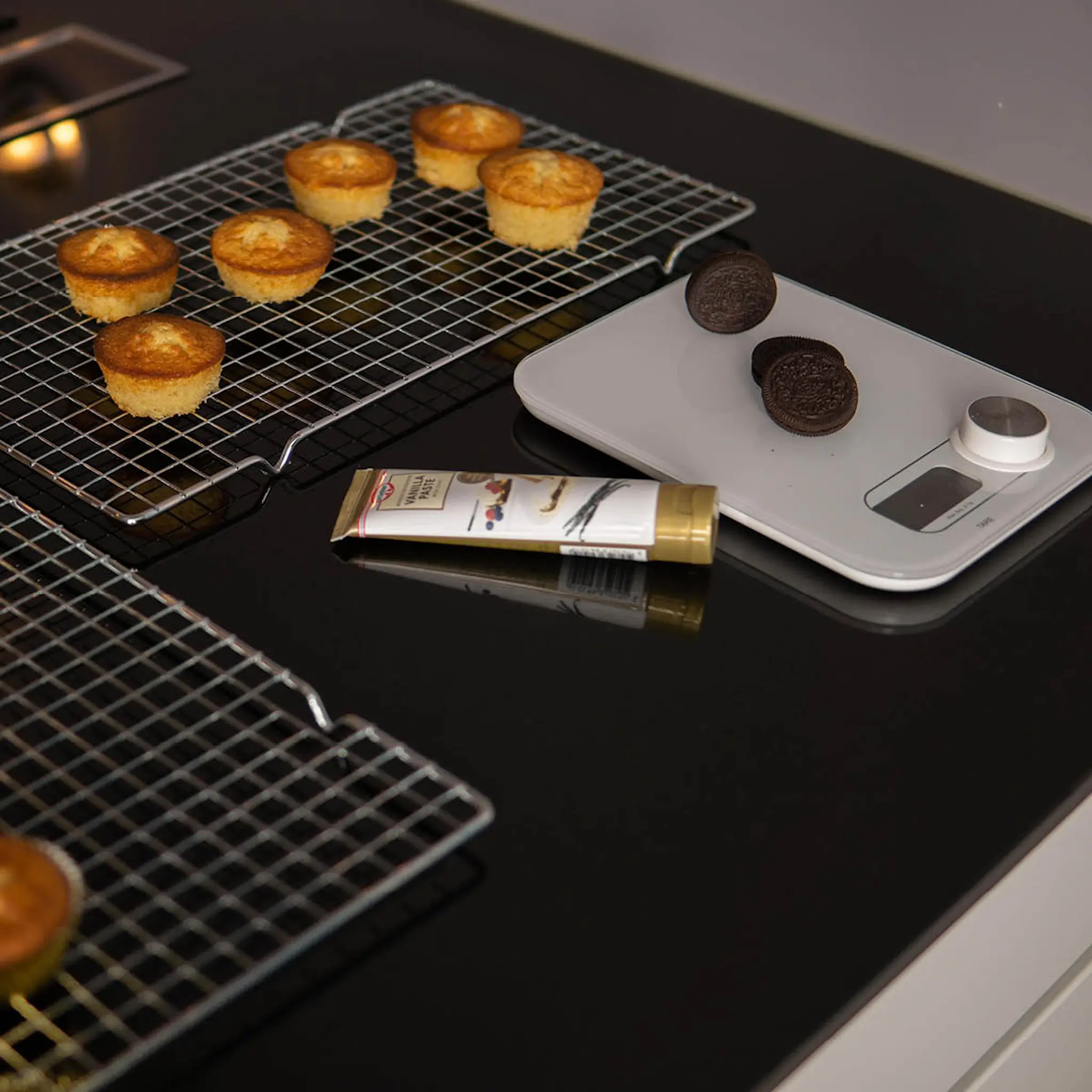 Modern House bAYk digital kjøkkenvekt dynamo hvit