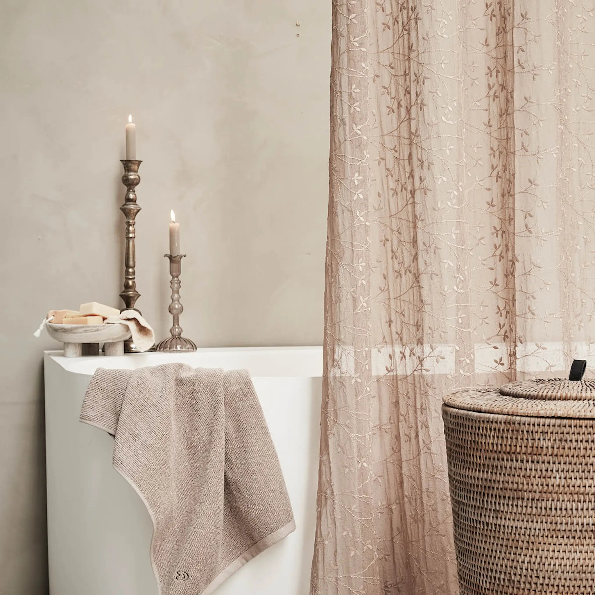 Lene Bjerre Misella ljusstake 49,5 cm antiksilver