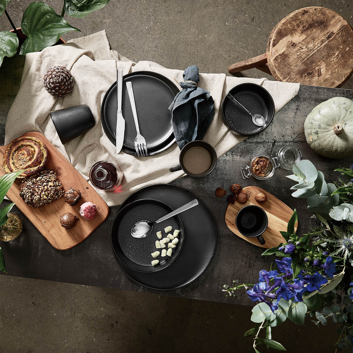 Aida RAW Titanium Black frokosttallerken 23 cm