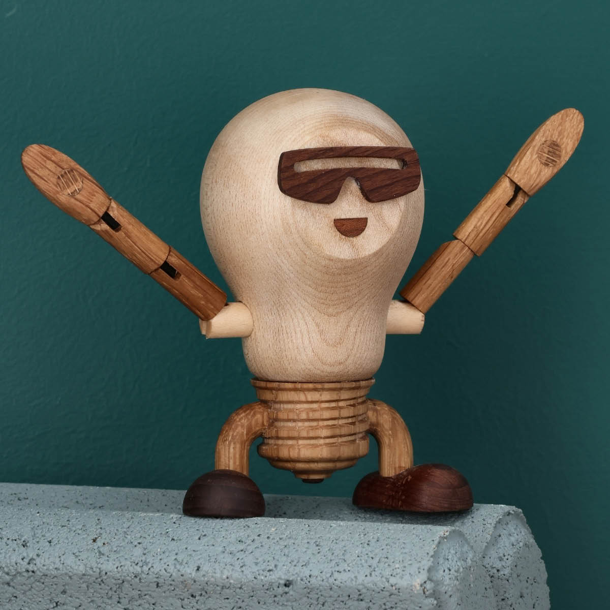 Spring Copenhagen Woodies Buster Bulb trädekoration 9,5 cm lönn