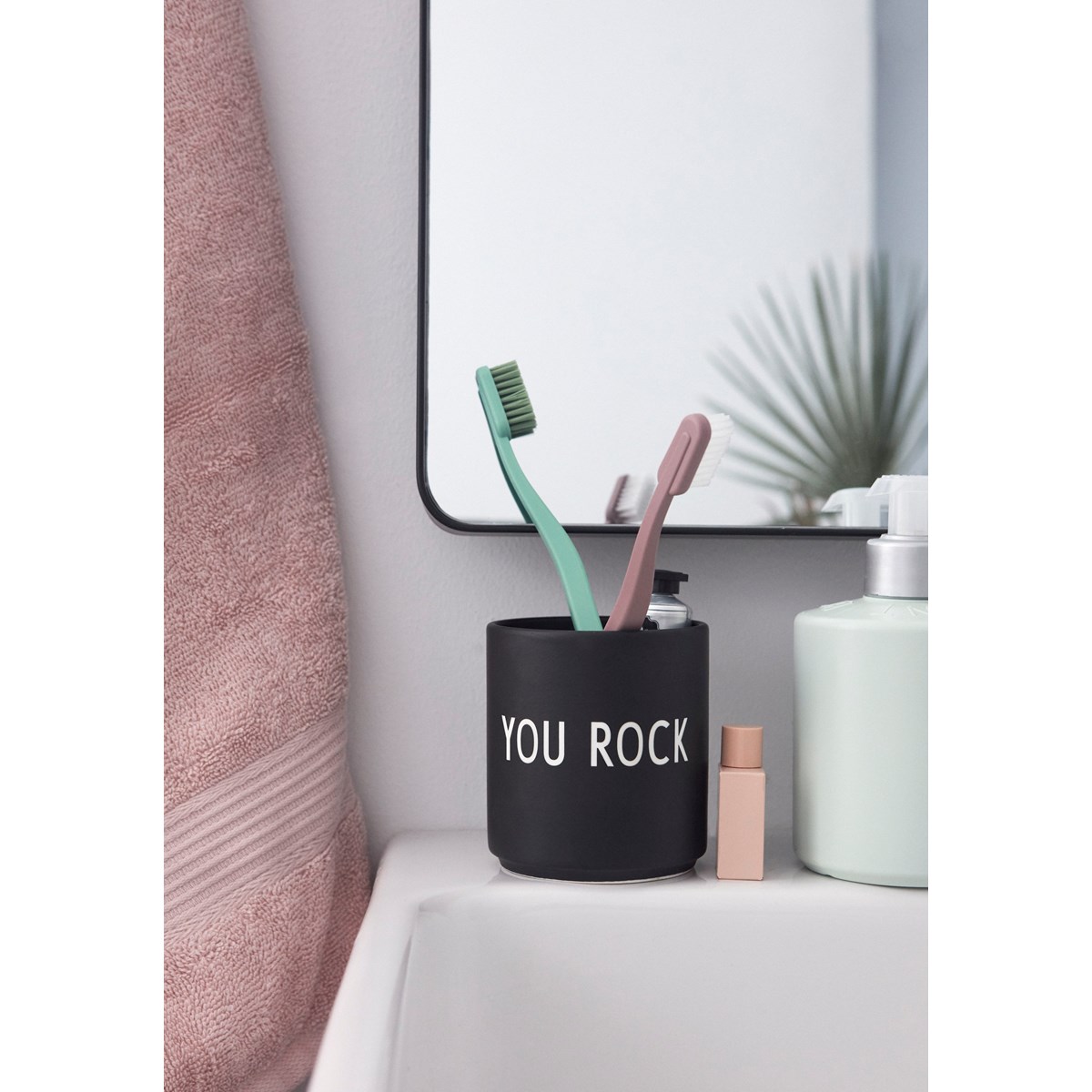 Design Letters Favourite Muki You Rock 25 cl Musta