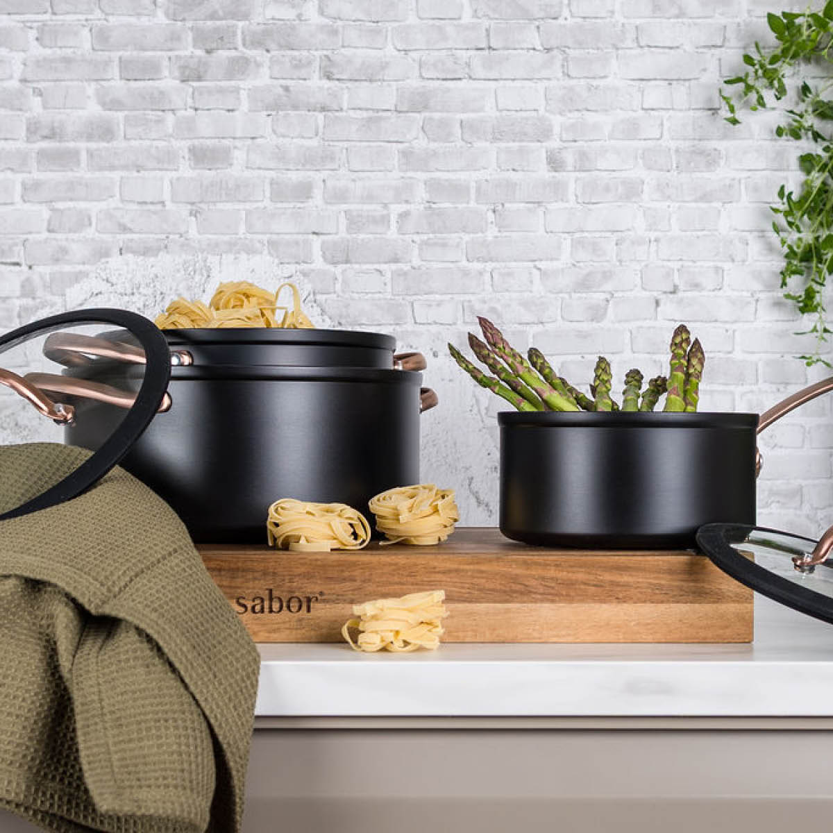 Modern House Black Copper grytset 3 delar 1,5/3/4,9 L keramisk svart/koppar