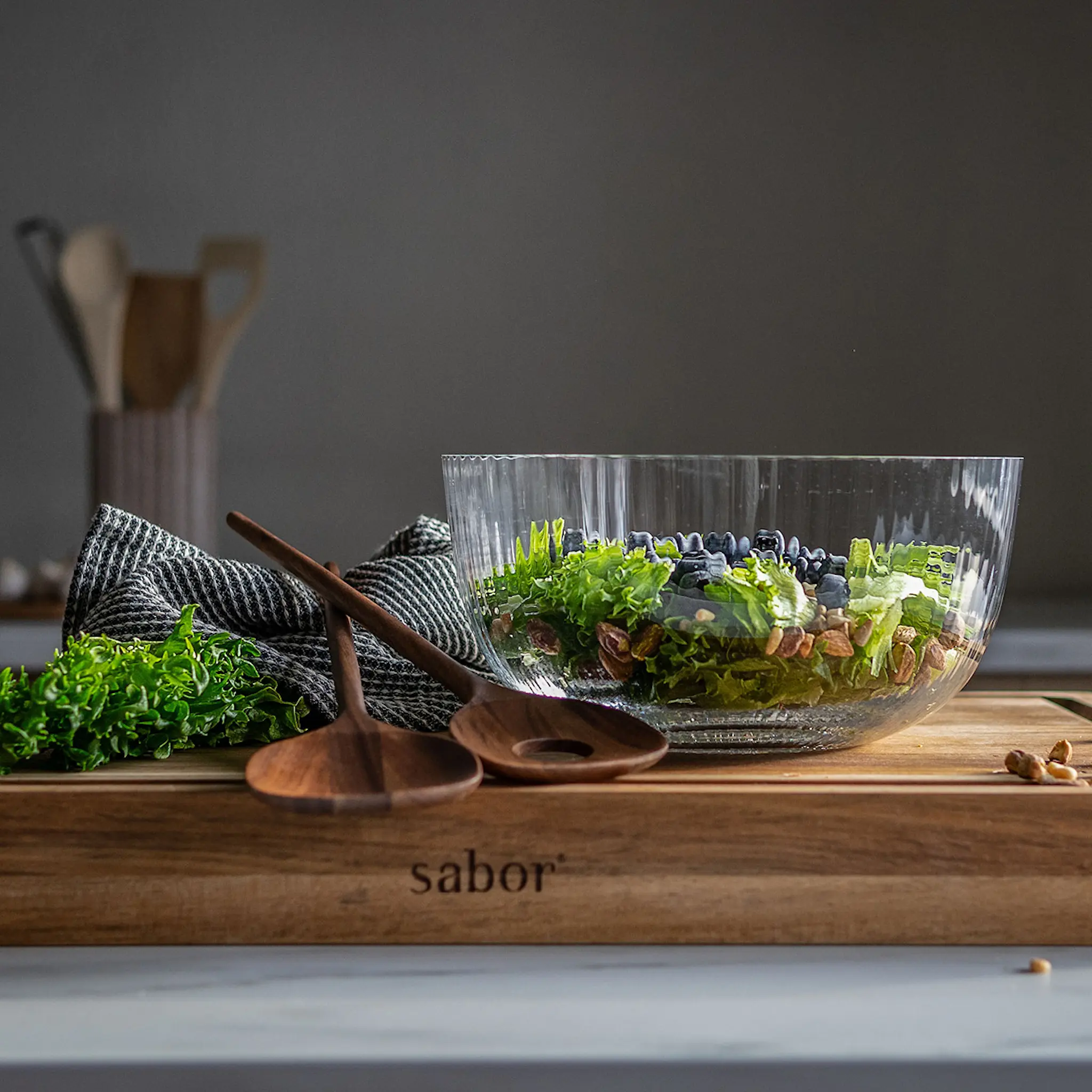 Modern House Timeless skål med salladsbestick 3 L klar/valnöt