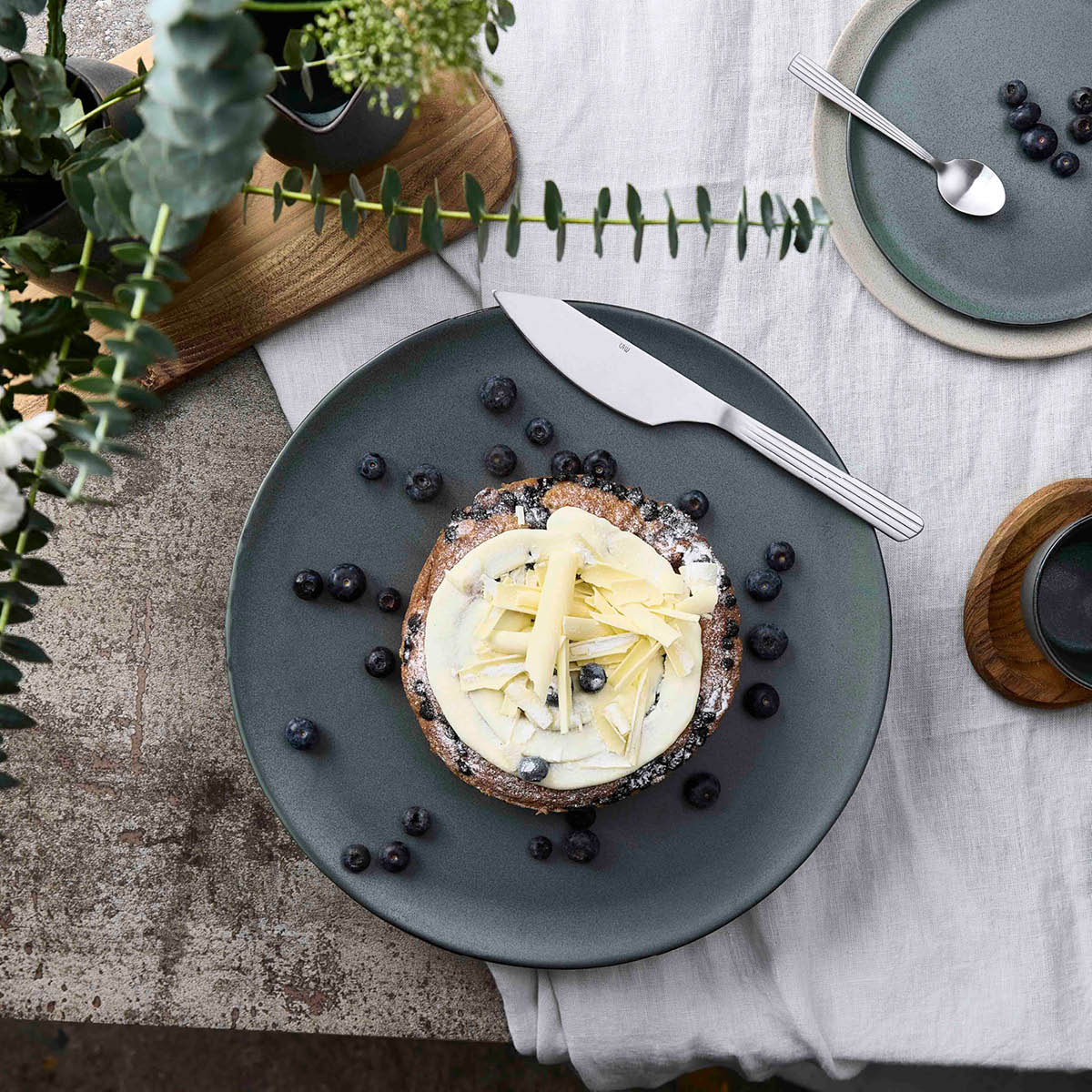 Aida RAW tårtkniv 28,7 cm Matt stål