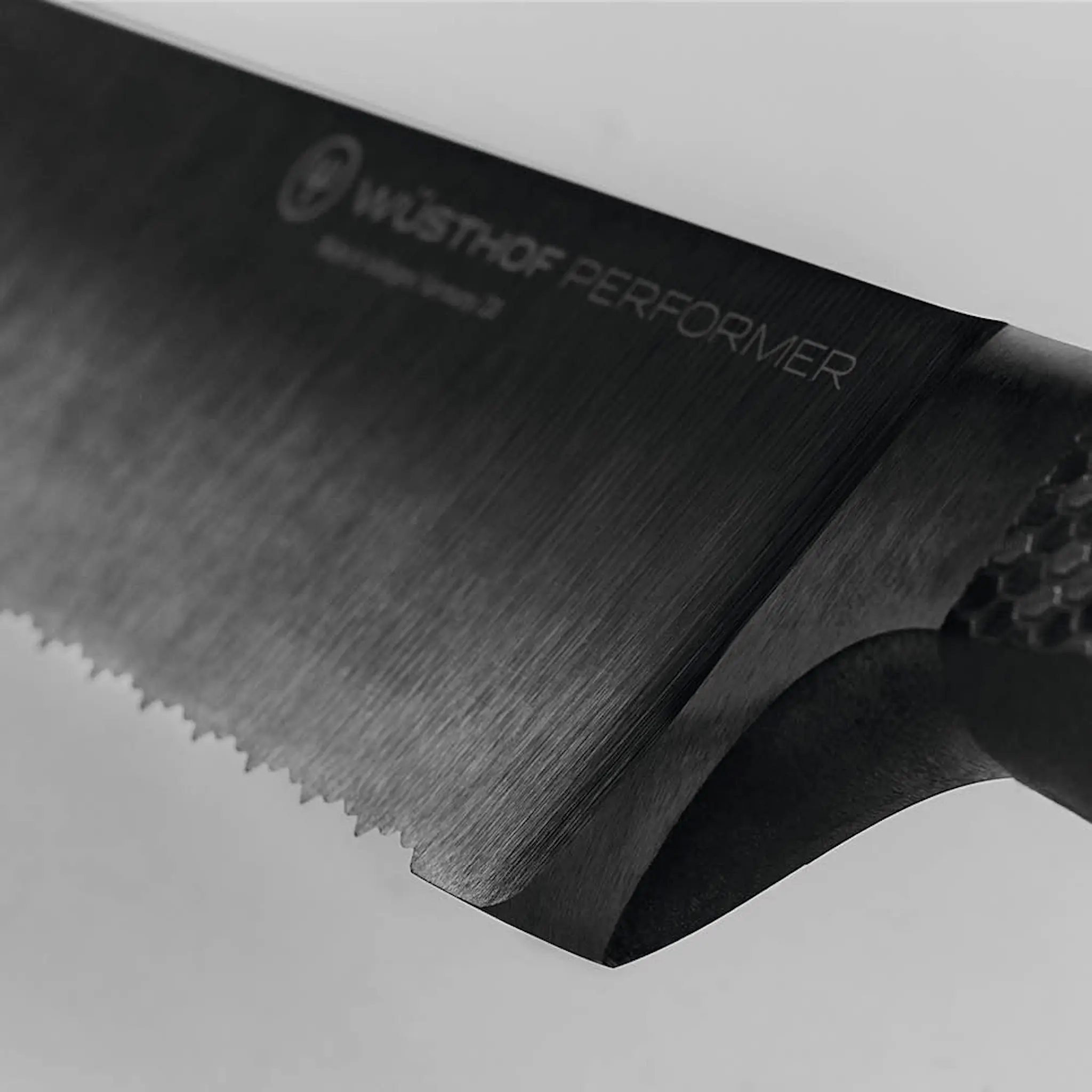 Wüsthof Performer brödkniv 23 cm dubbeltandad svart