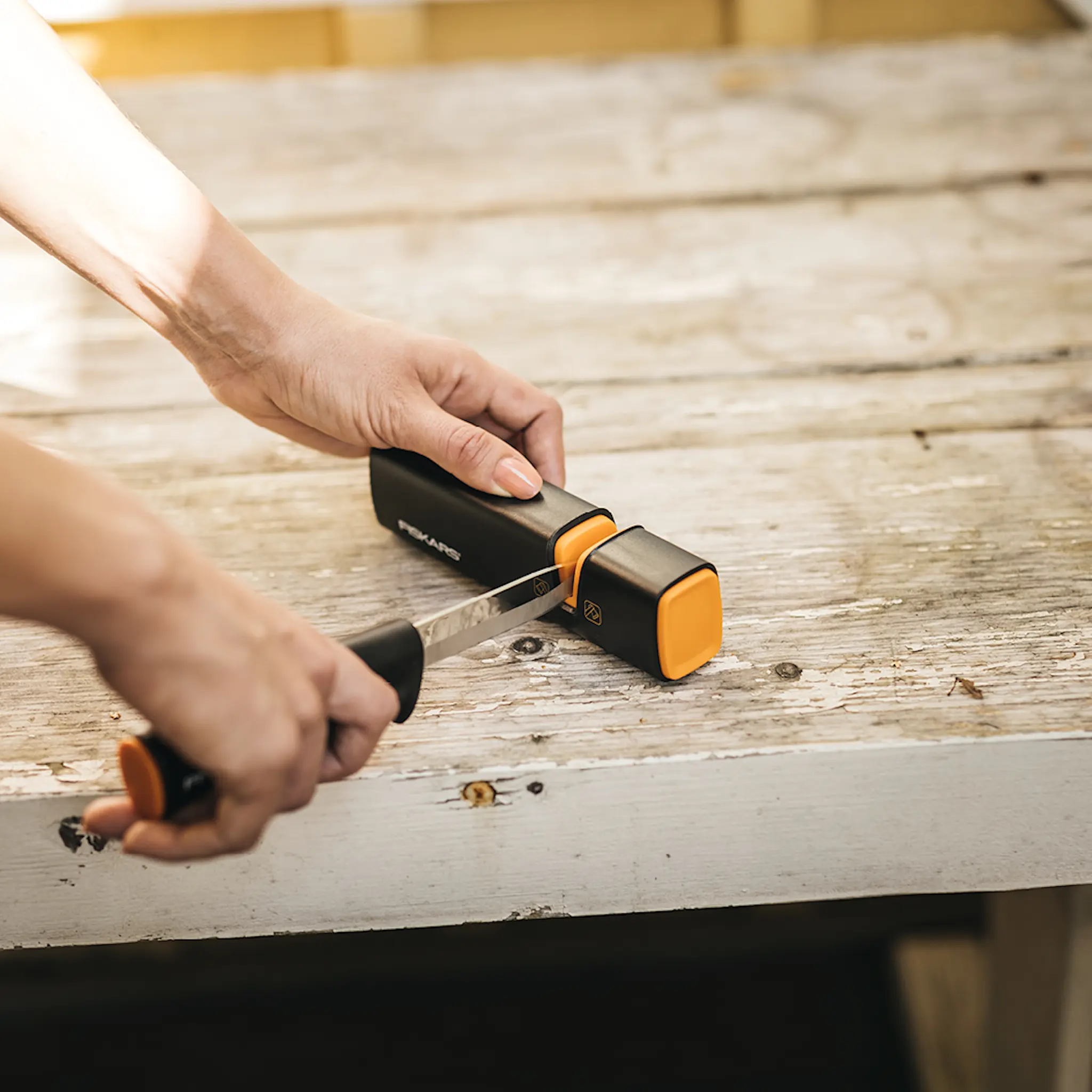 Fiskars Xsharp™ yx- och knivslip 16,5 cm svart
