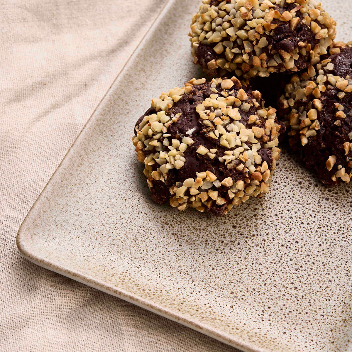 Aida RAW tallrik 23,5x15 cm sandy beige