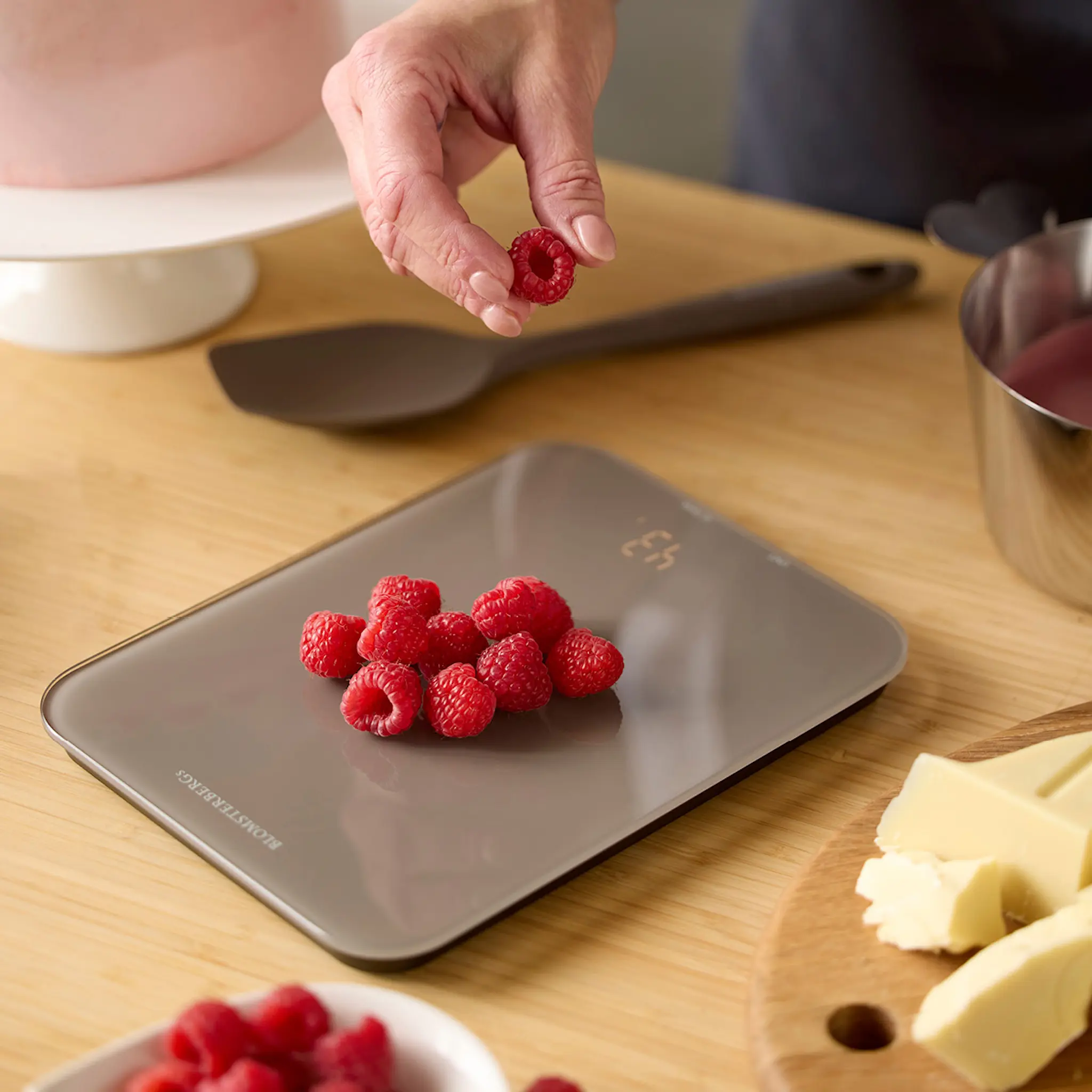 Blomsterberg Kjøkkenvekt latte hover