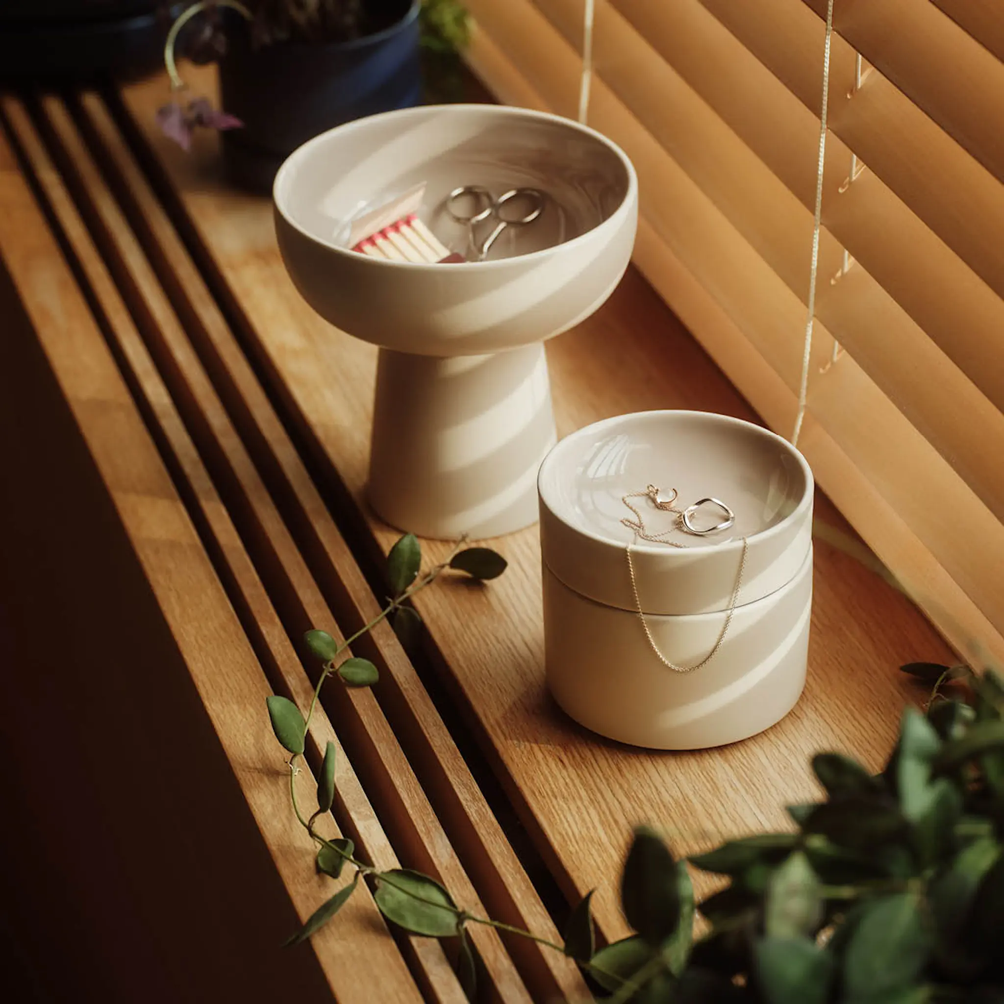 Arabia Kirnu dekorativ burk 11x10 cm beige