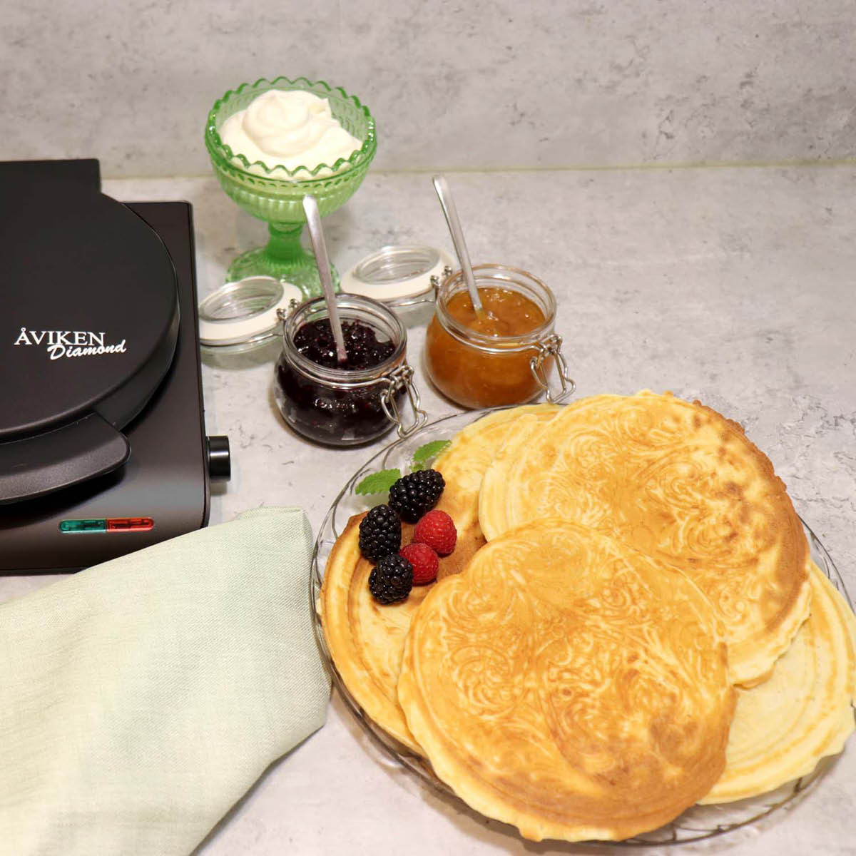 Åviken Jäätelövohvelirauta 908.2 100W Musta