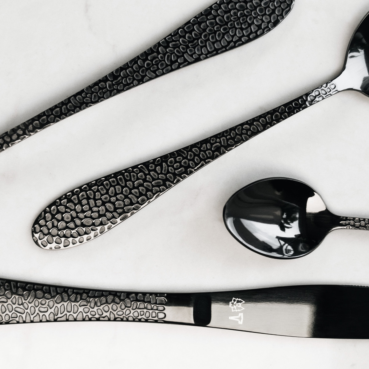 Vargen & Thor Frost Onyx bestick 16 delar svart