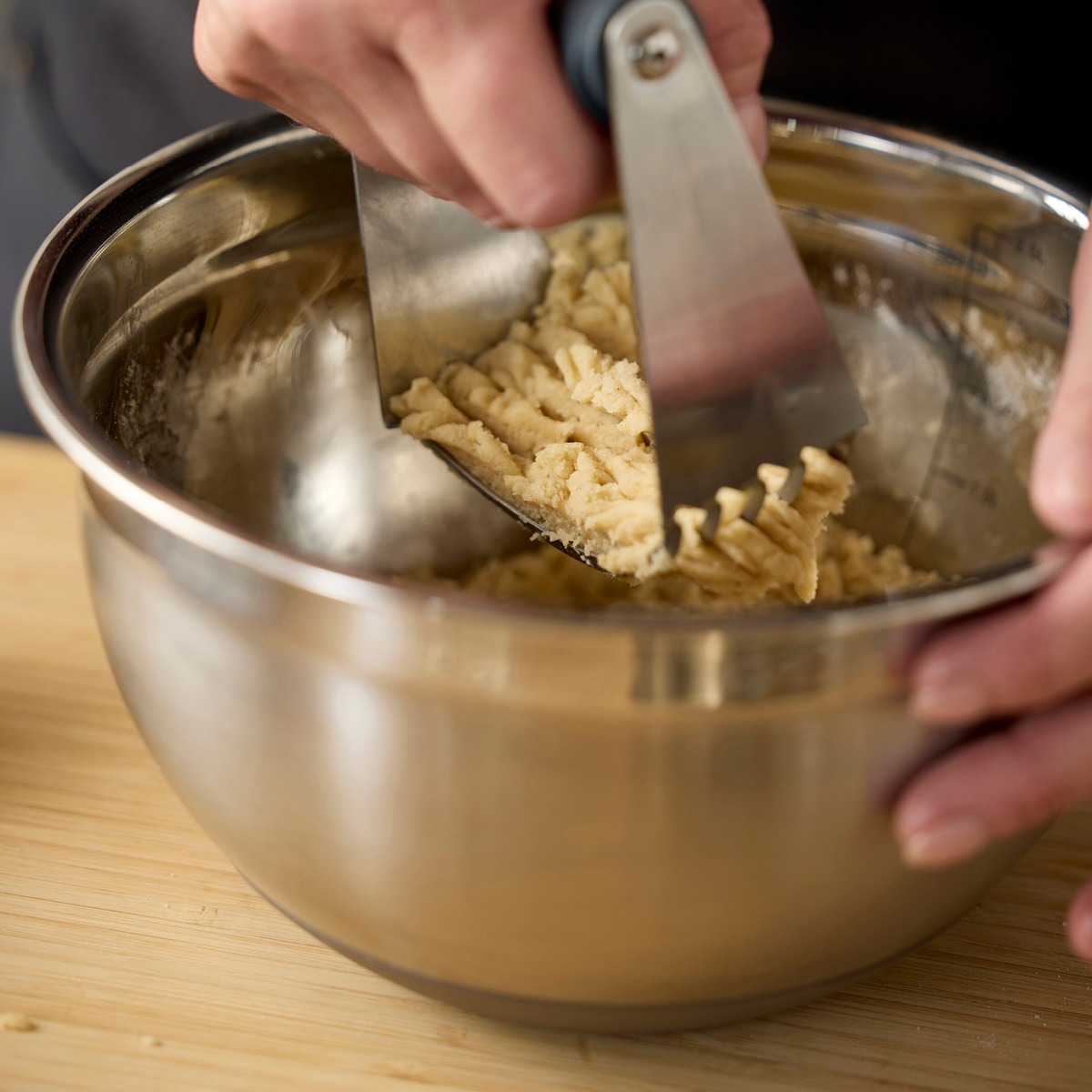 Blomsterberg Rostfri skål med silikonbotten 3 L latte