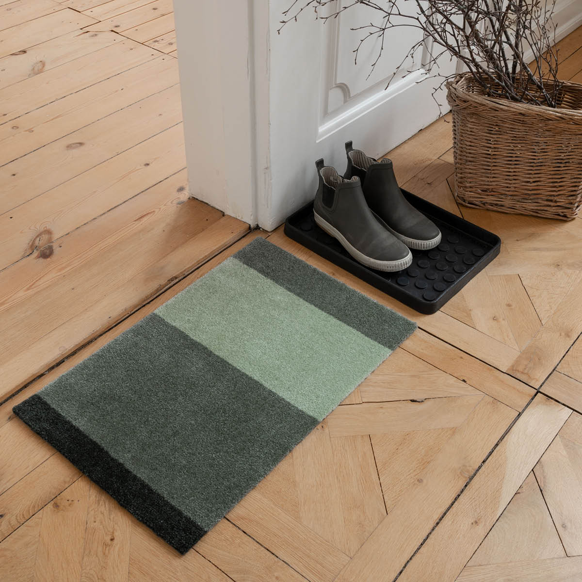 Tica Copenhagen Stripes Horizontally golvmatta 40x60 cm grön