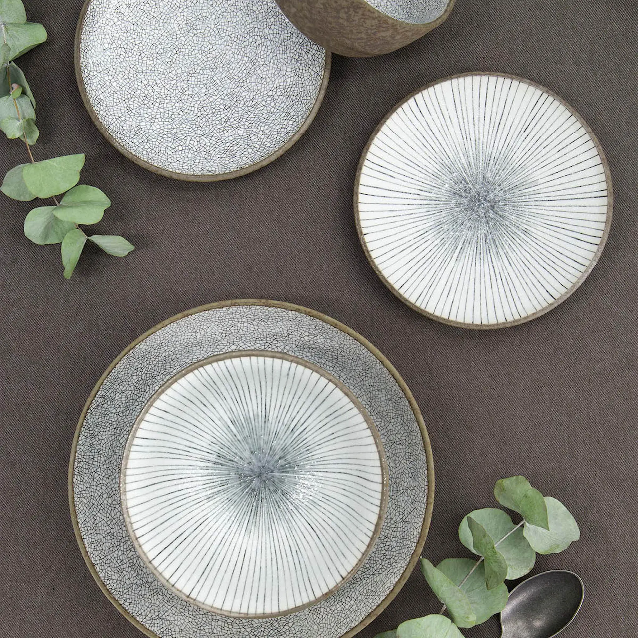 Tokyo Design Studio Satomaki Kairagi djup tallrik 23x5 cm brun