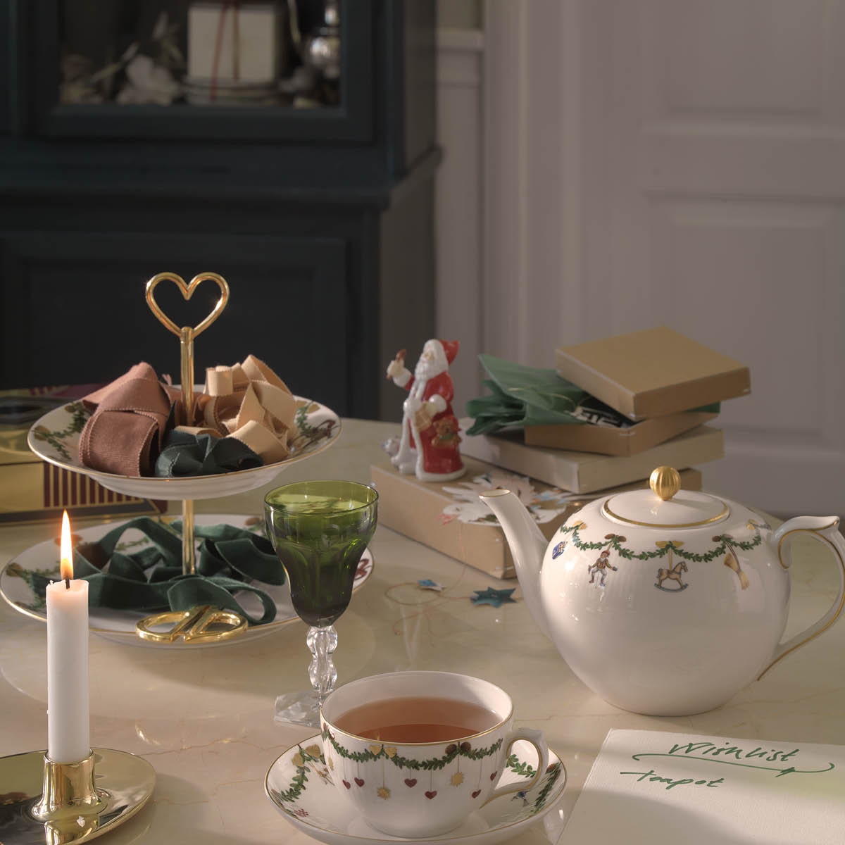 Royal Copenhagen Star Fluted Christmas Våningsfat