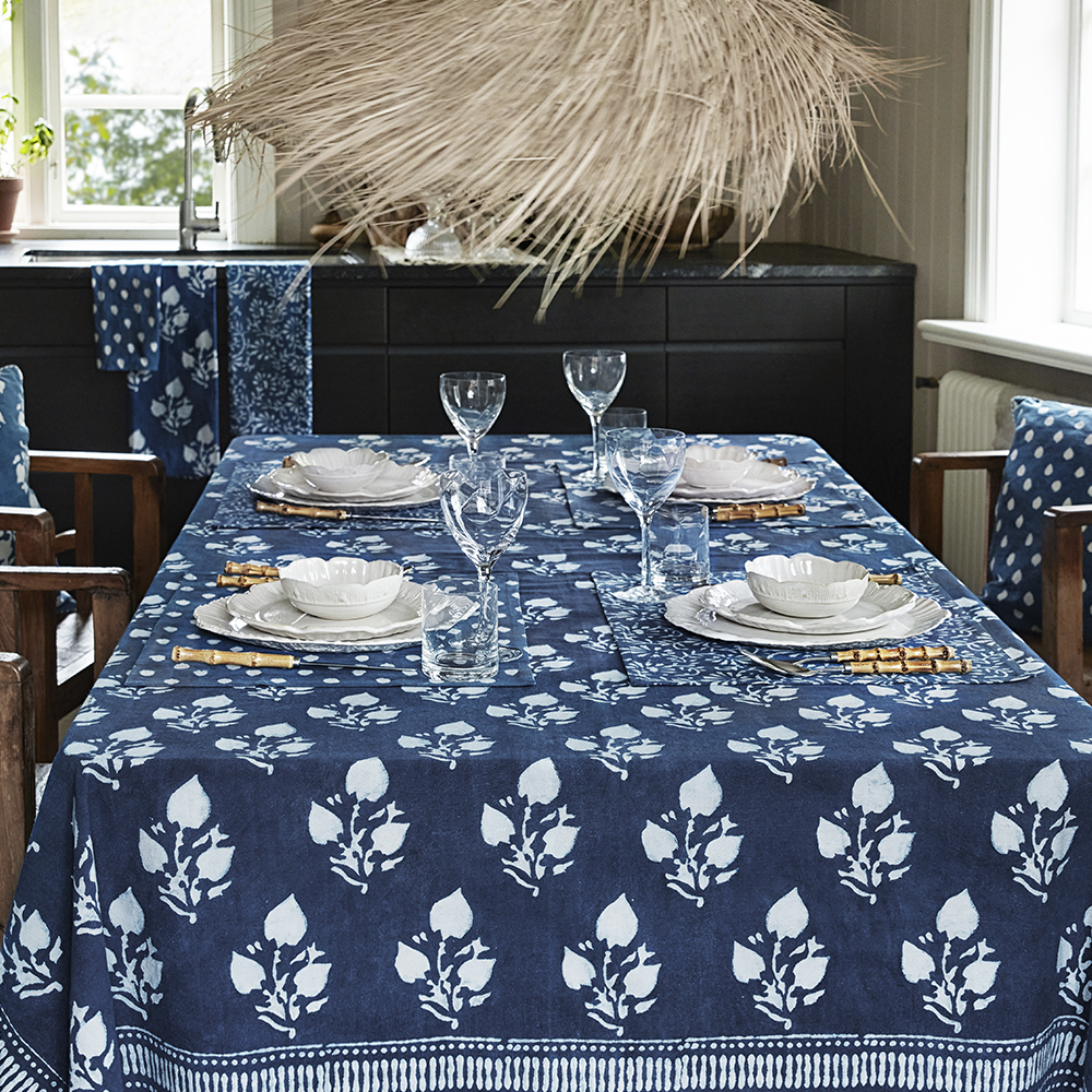 Chamois Indigo Pöytäliina 150x230 cm Leaf