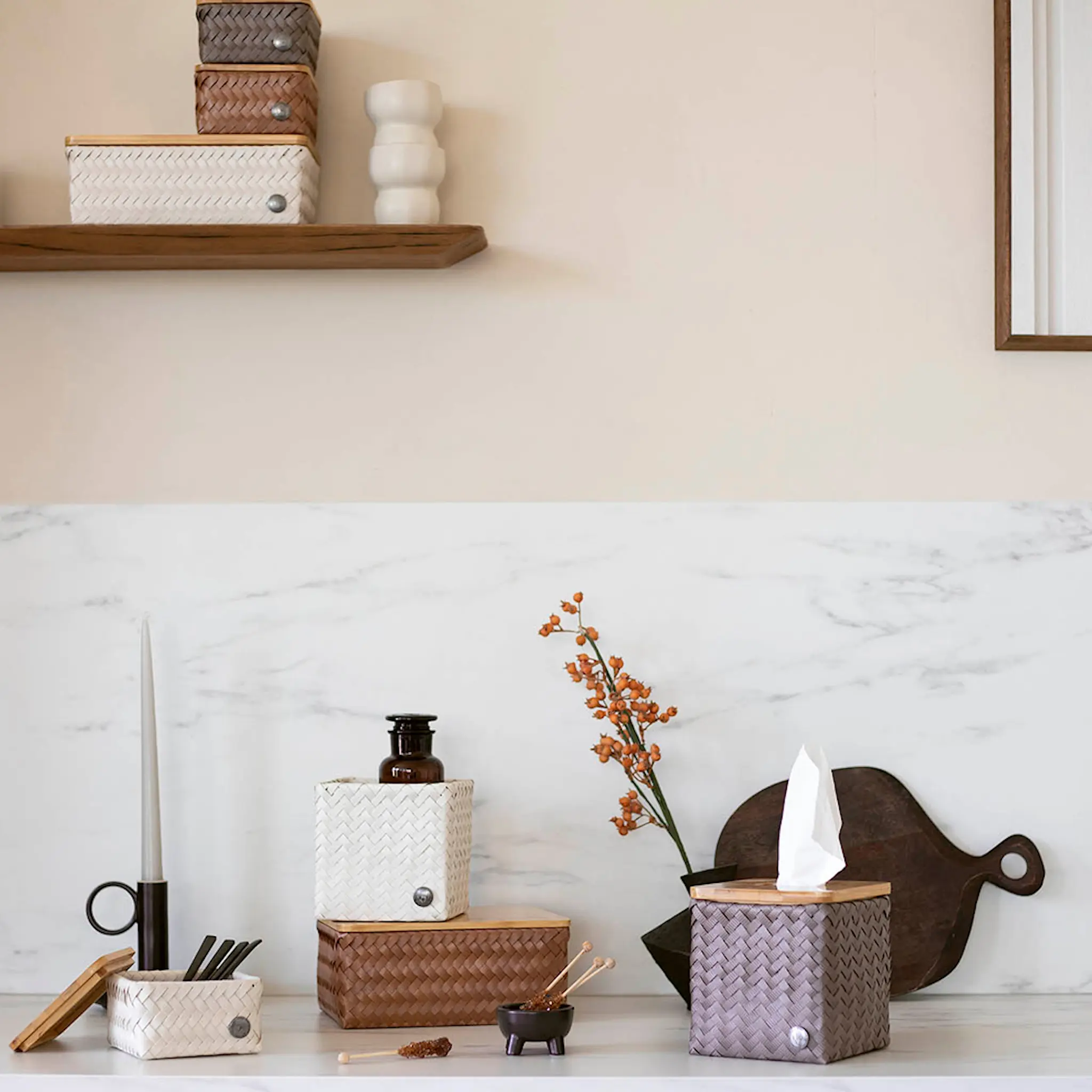 Handed By Top Fit Medium høy oppbevaringskurv m/lokk 24x18x11 cm champagne