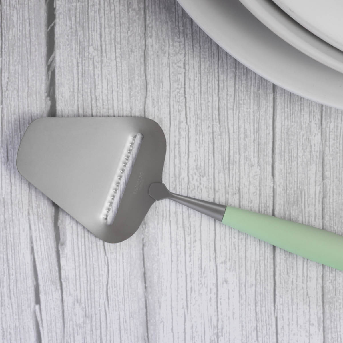 Bjørklund Osthyvel med räfflor 27,5 cm skumgrön