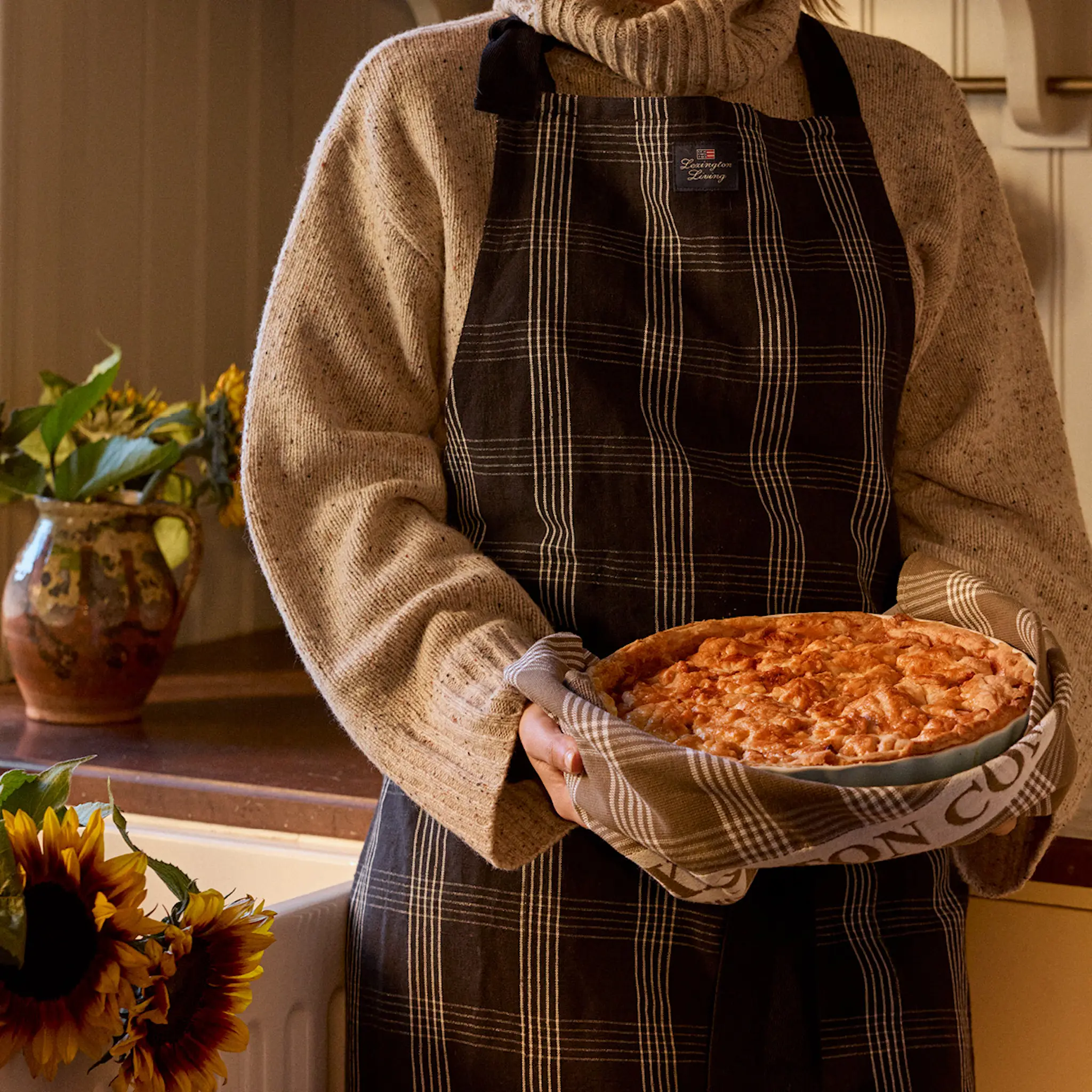 Lexington Rutete forkle i lin/bomull 110x80 cm svart/hvit