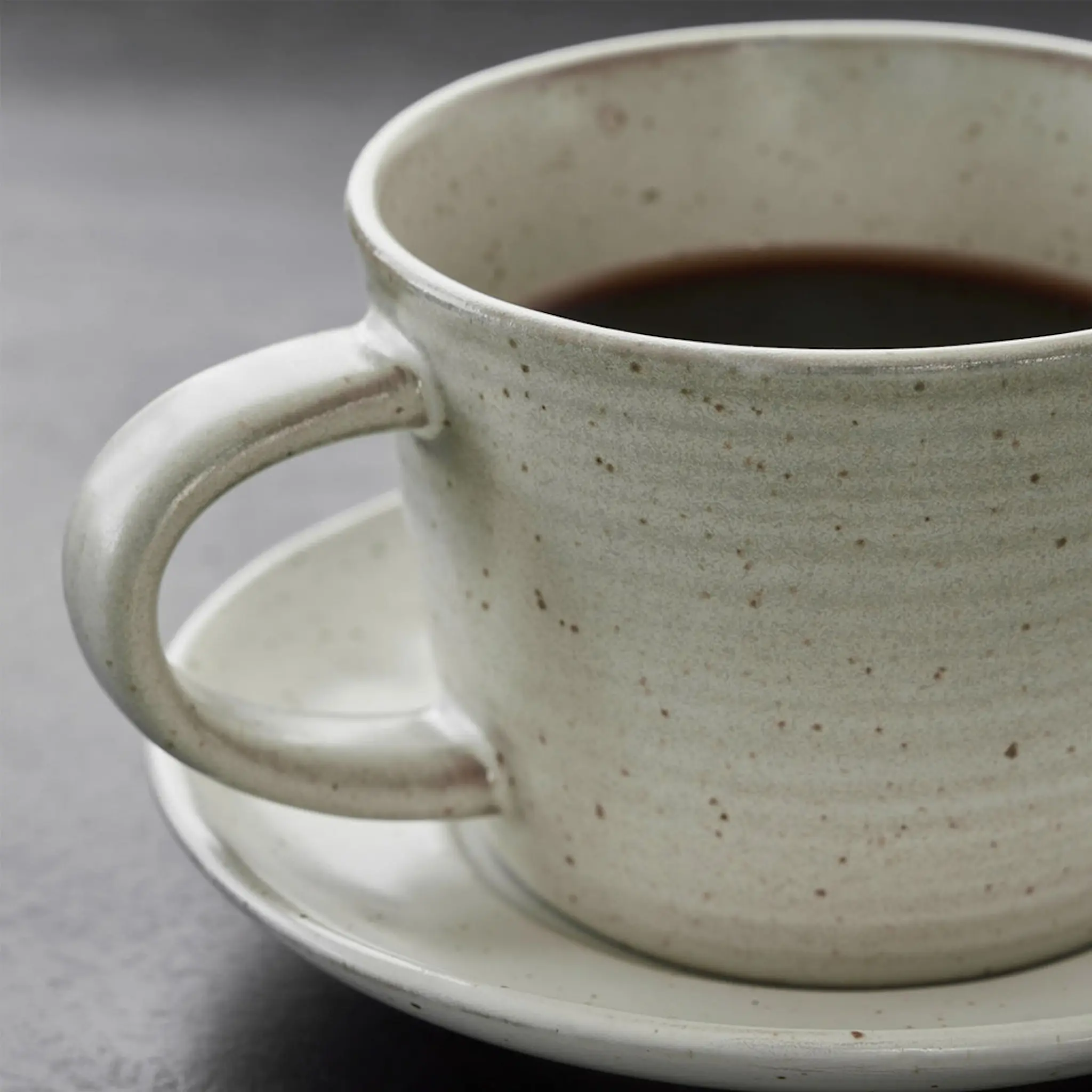 House Doctor Pion Kuppi ja aluslautanen 23 cl Harmaa/Valkoinen