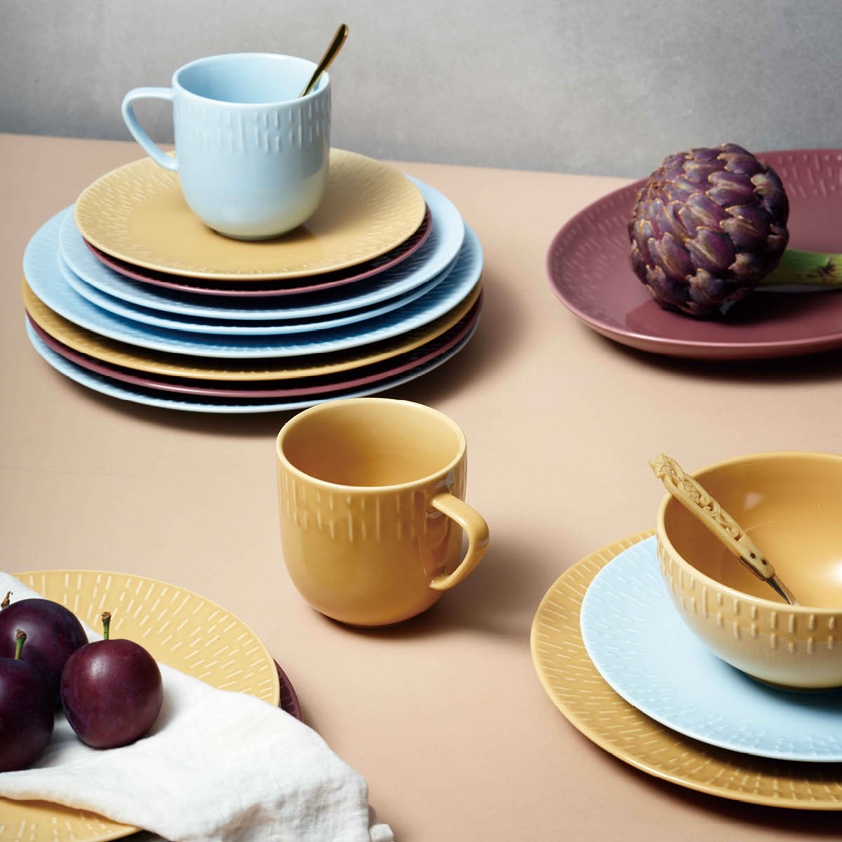 Aida - Life in colour Confetti Lautanen 27 cm Mustard