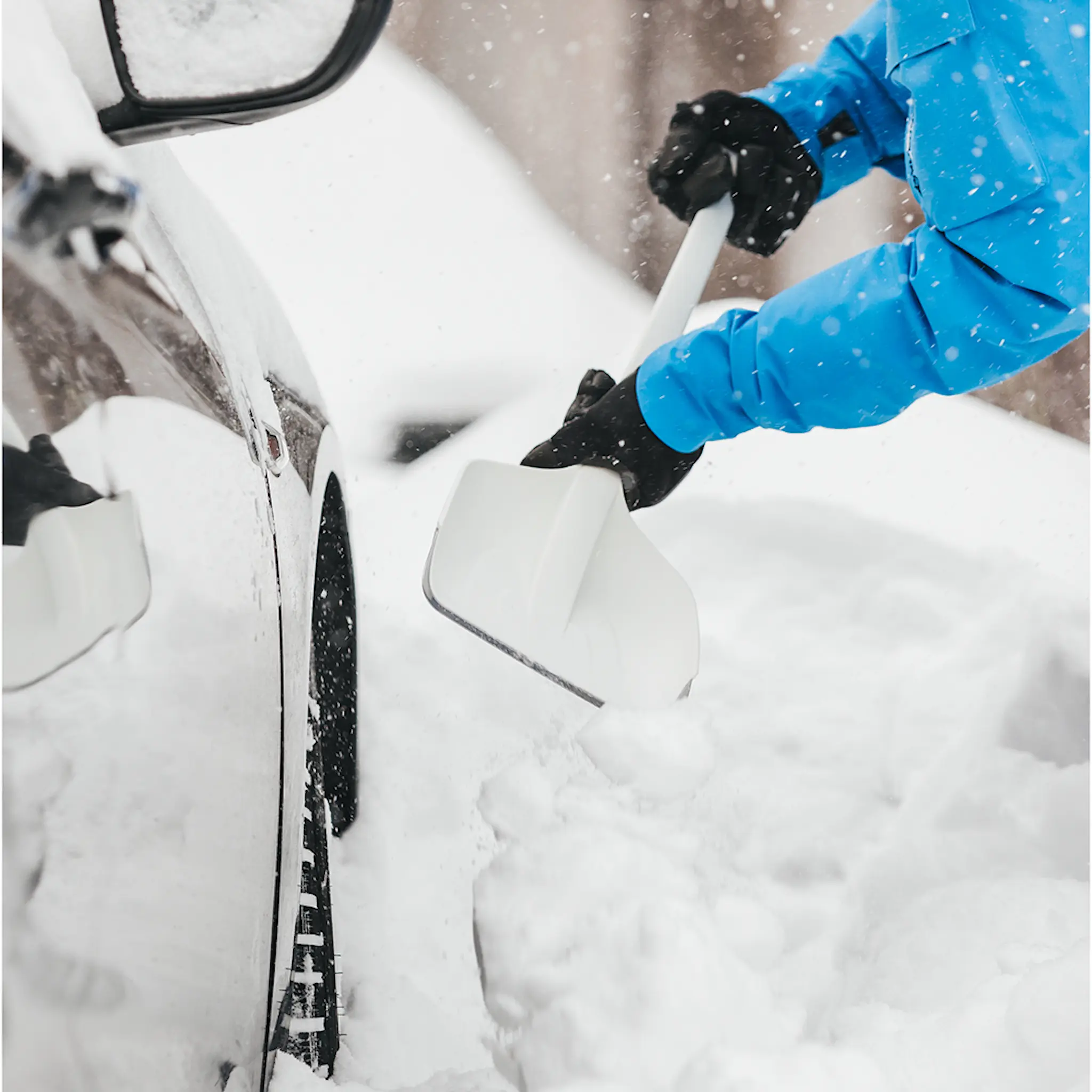 Fiskars SnowXpert™ snöspade 63 cm vit