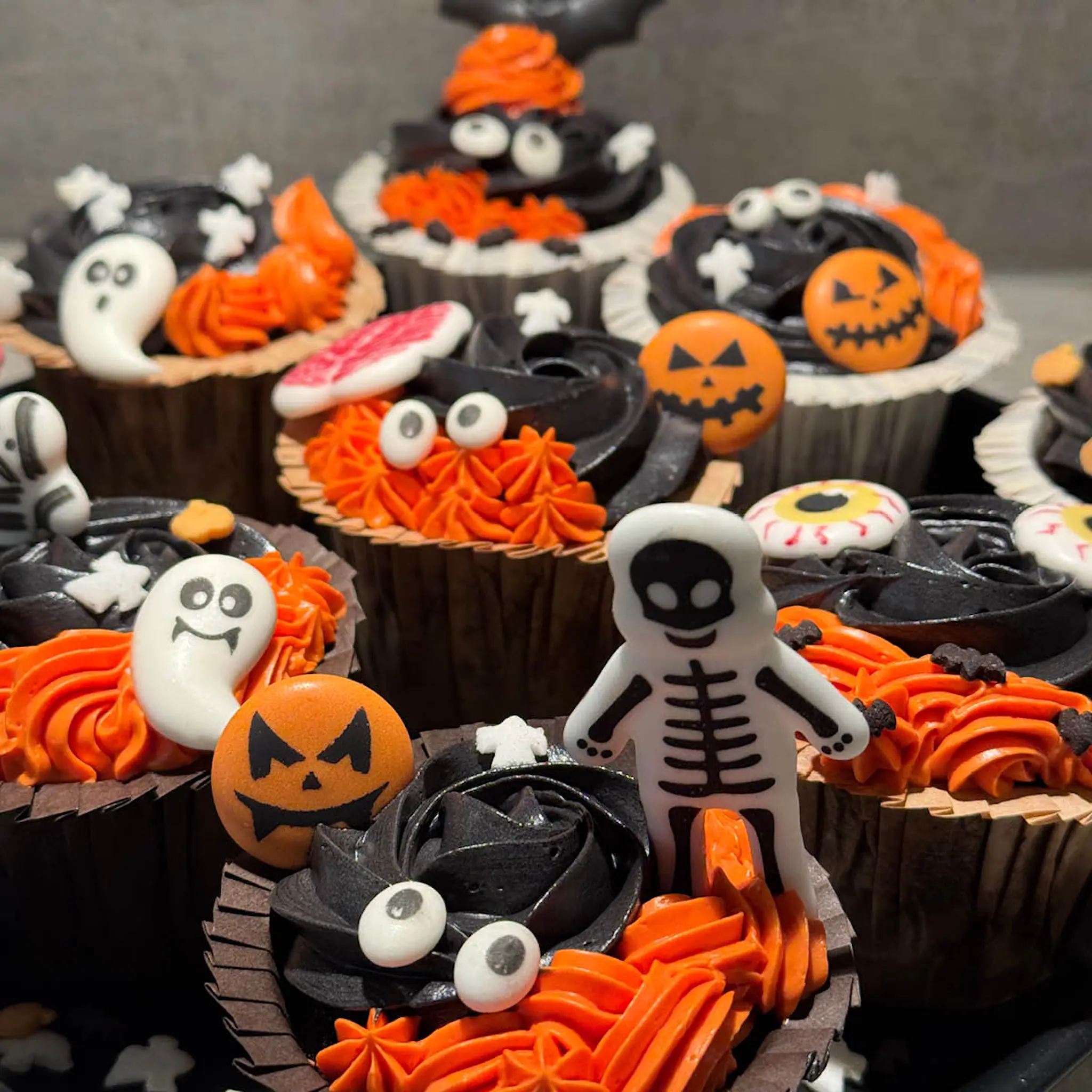 ScrapCooking Halloween ätbara tårtdekorationer 9-pack orange/vit