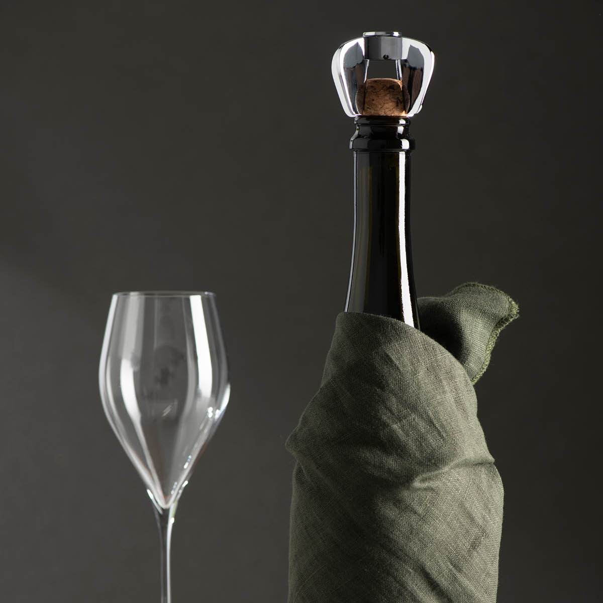 Modern House Sontell åpner for musserende vin stål