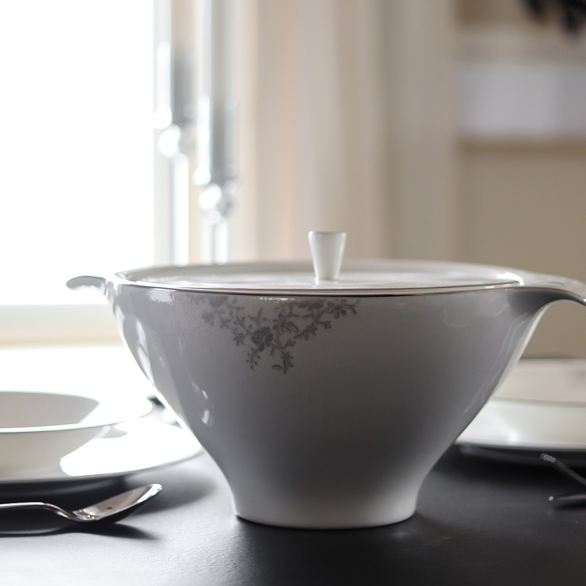 Royal Porcelain Angelina Platinum lock till terrin 23 cm vit