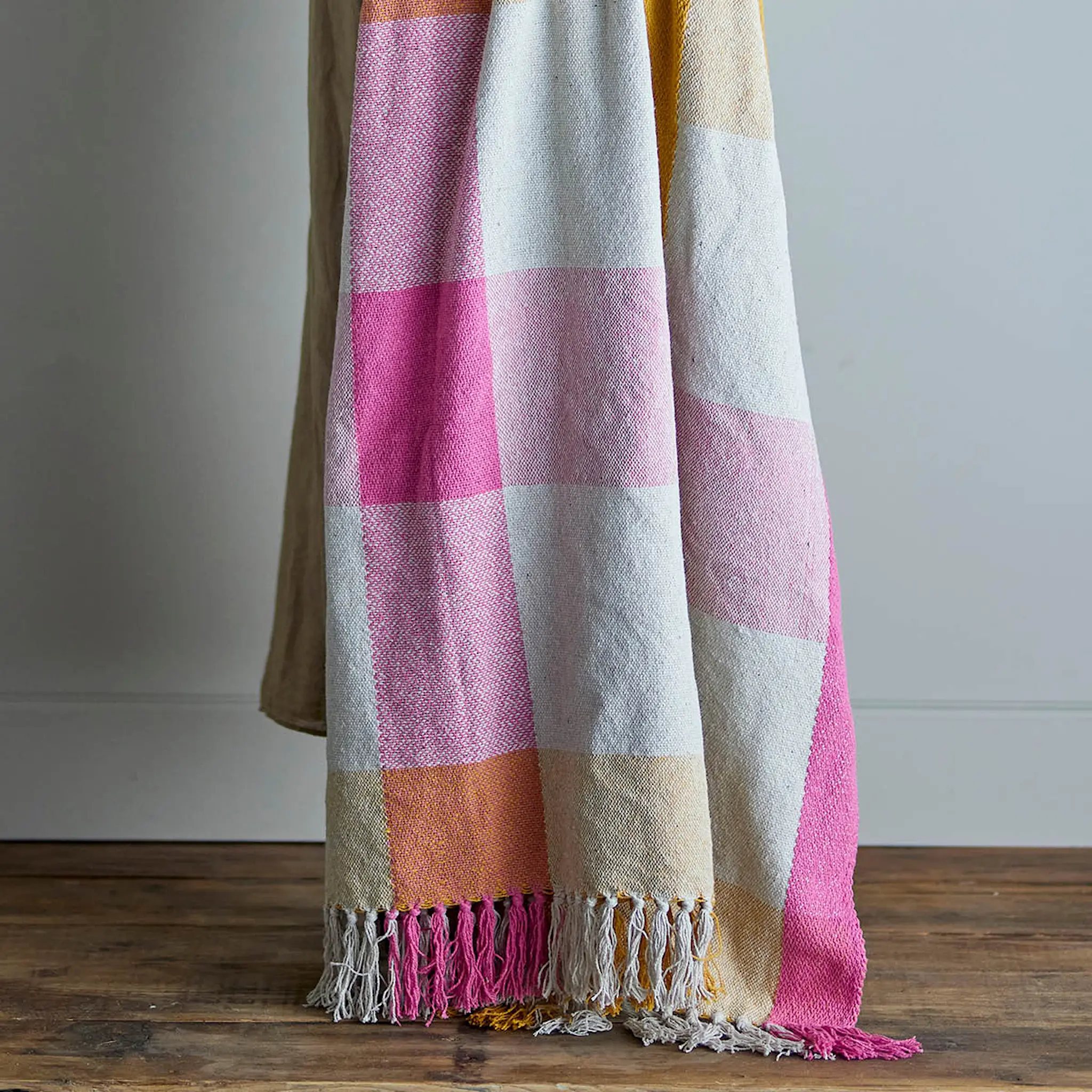 Bloomingville Hadley pledd 160x130 cm rutet