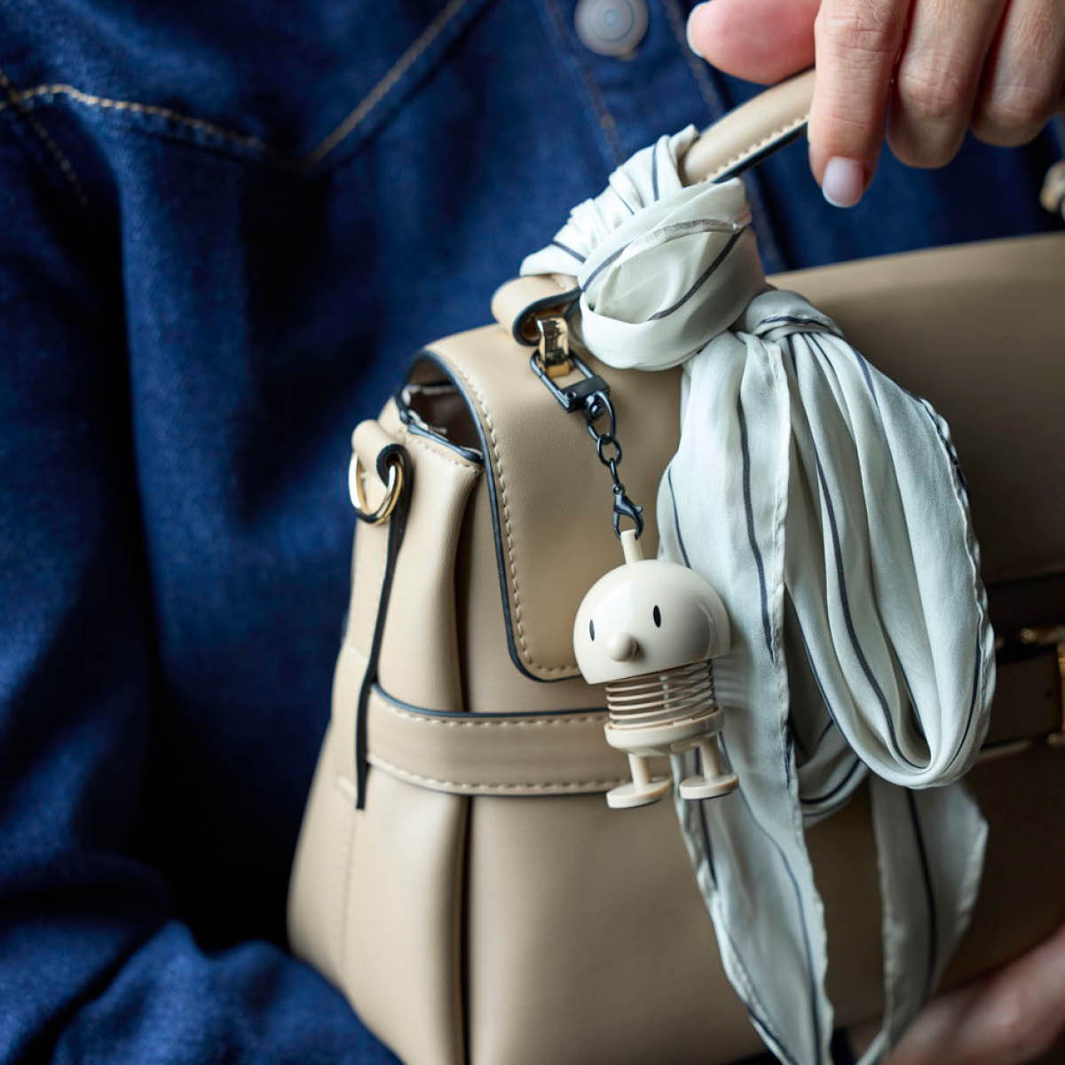 Hoptimisten Hoptimist bag charm 5,9 cm latte