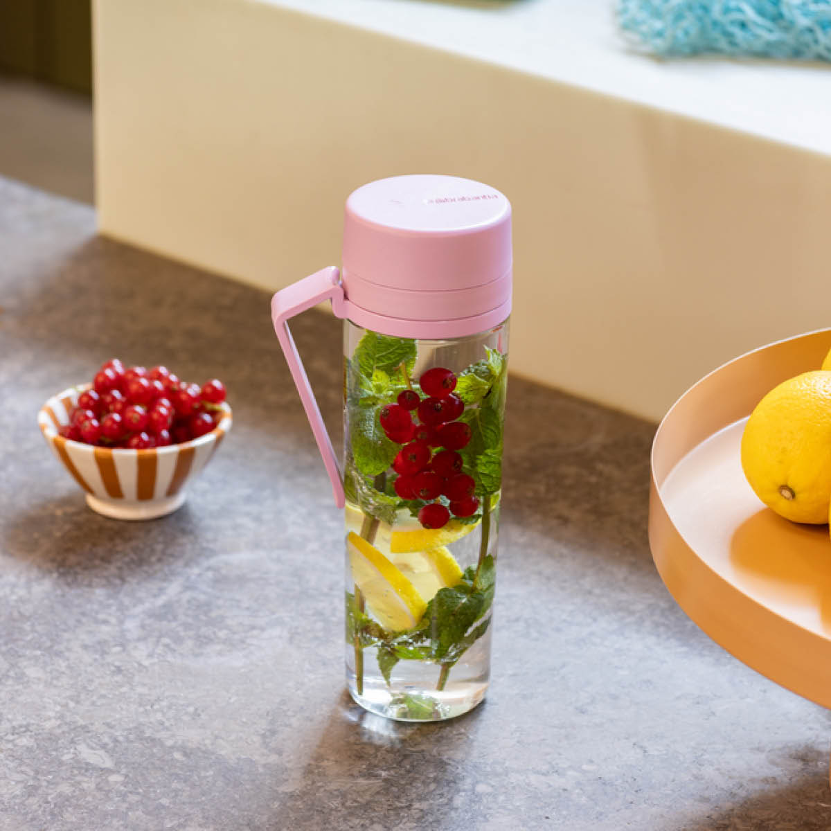 Brabantia Make & Take vattenflaska med sil 0,5 L lilac pink