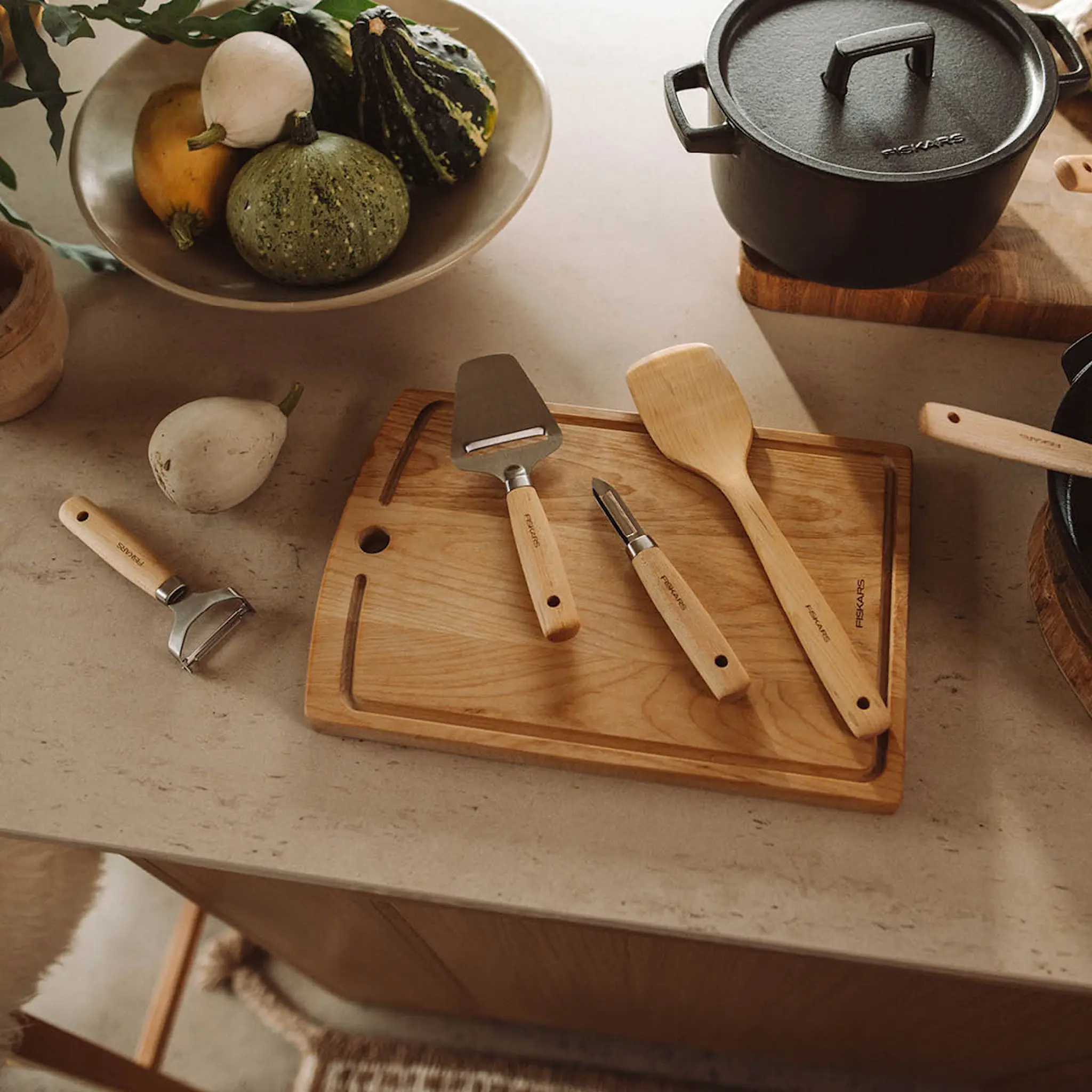 Fiskars Folken ostehøvel for harde oster 20 cm tre/stål