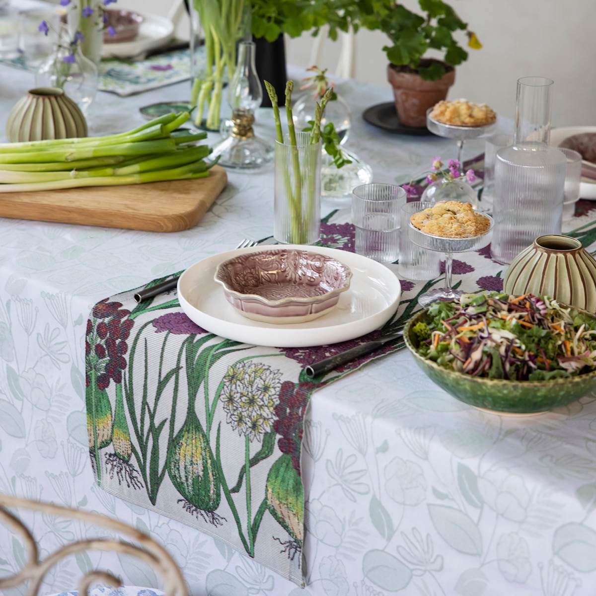 Ekelund Allium Bordslöpare 35x120 cm Lila